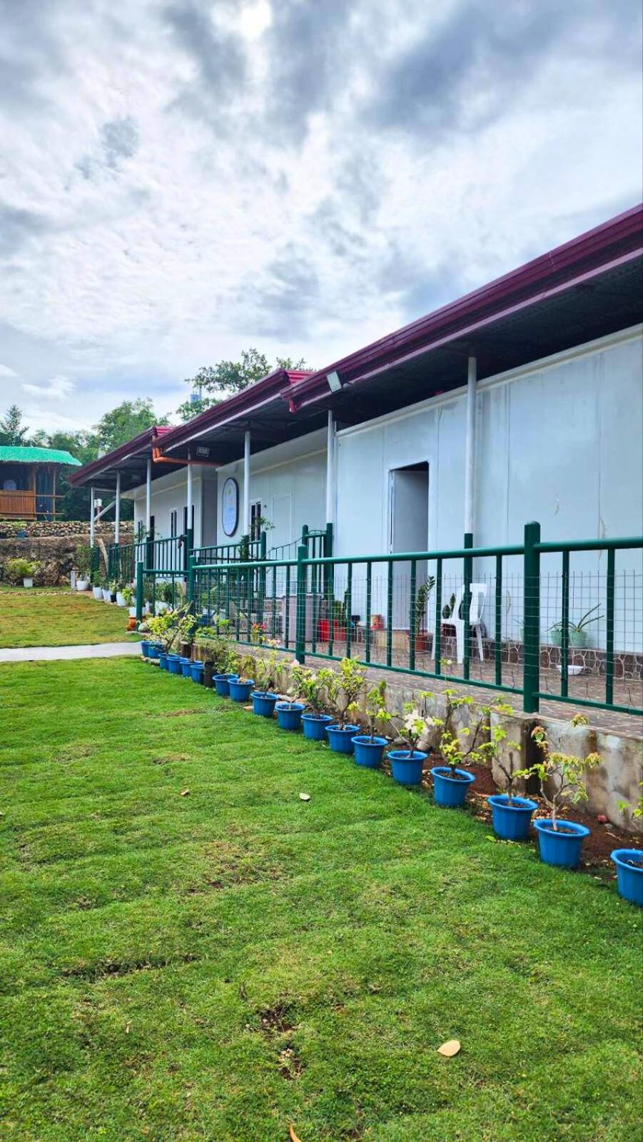 Tez's Backpacking Lodge