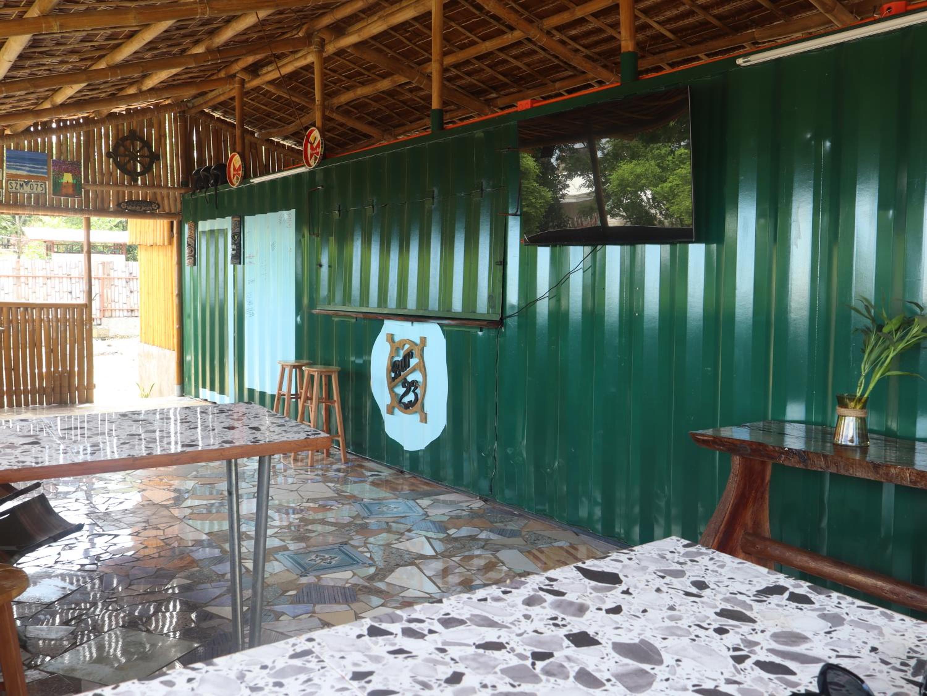 Tez's Backpacking Lodge