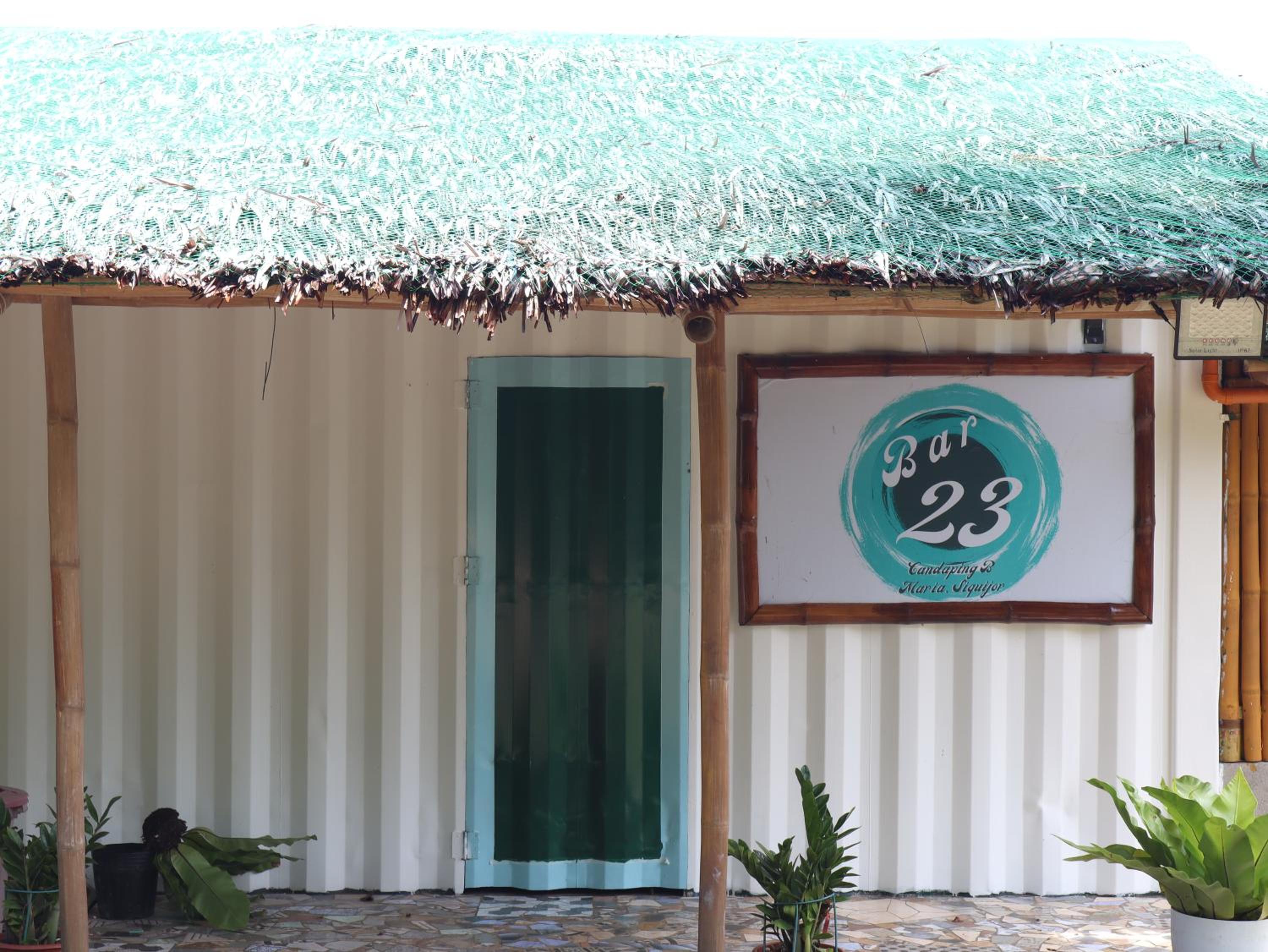 Tez's Backpacking Lodge