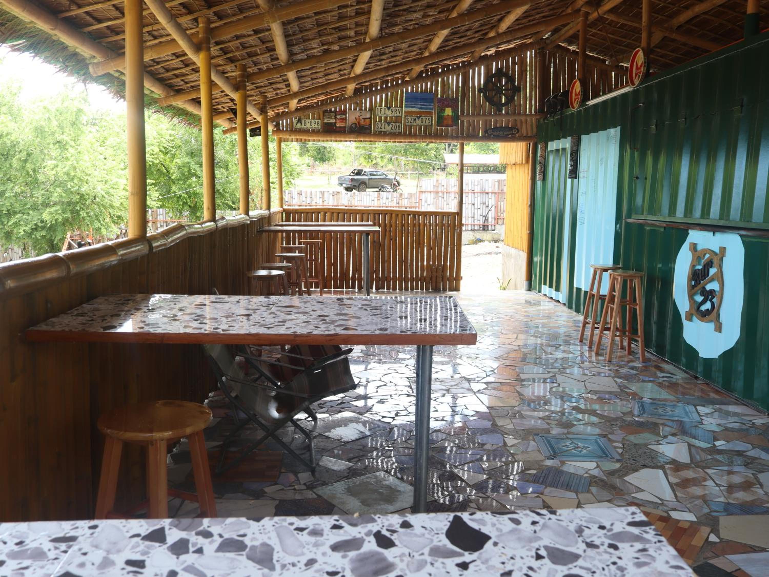 Tez's Backpacking Lodge