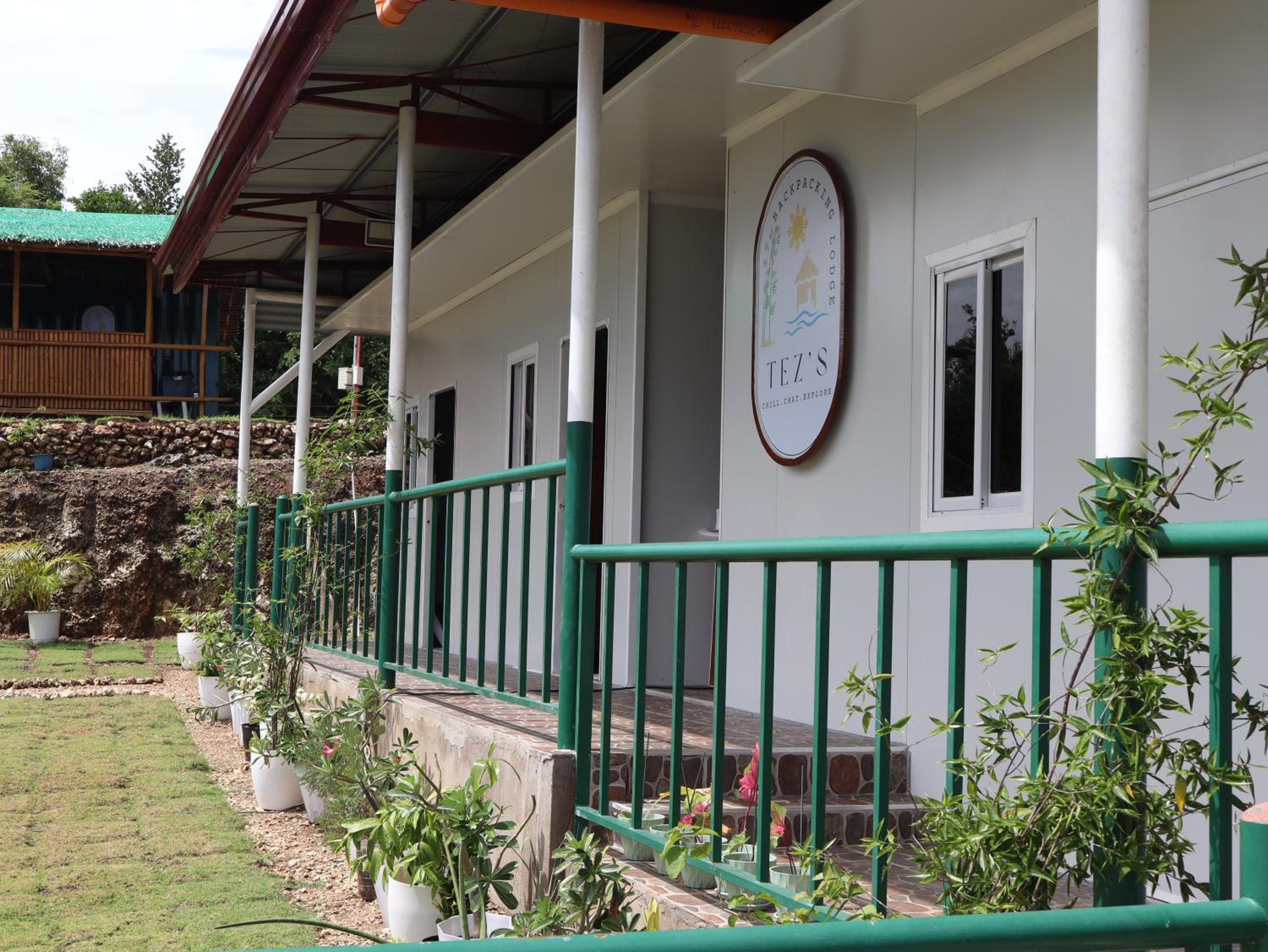 Tez's Backpacking Lodge