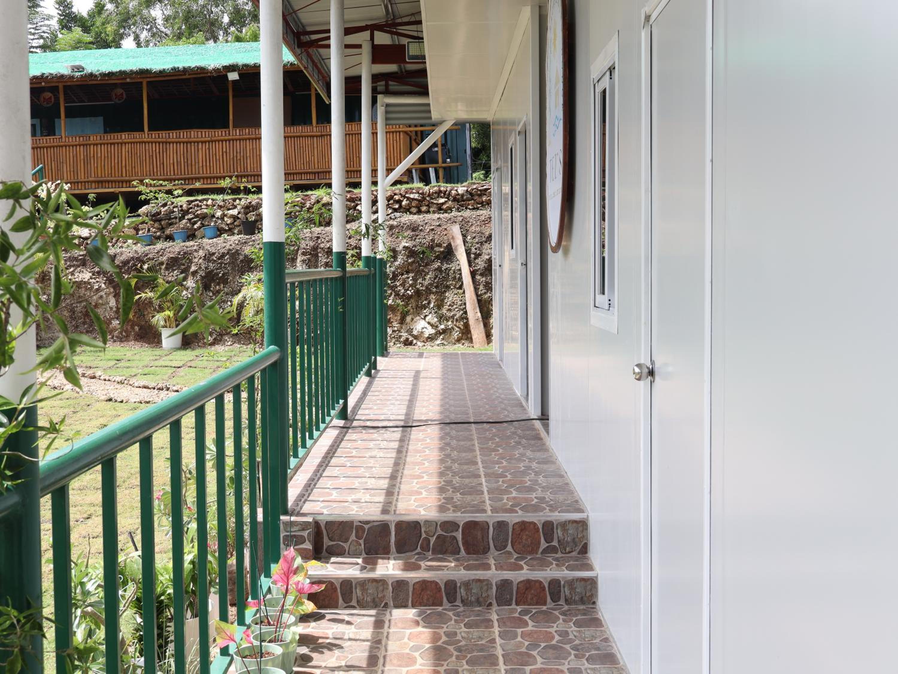 Tez's Backpacking Lodge