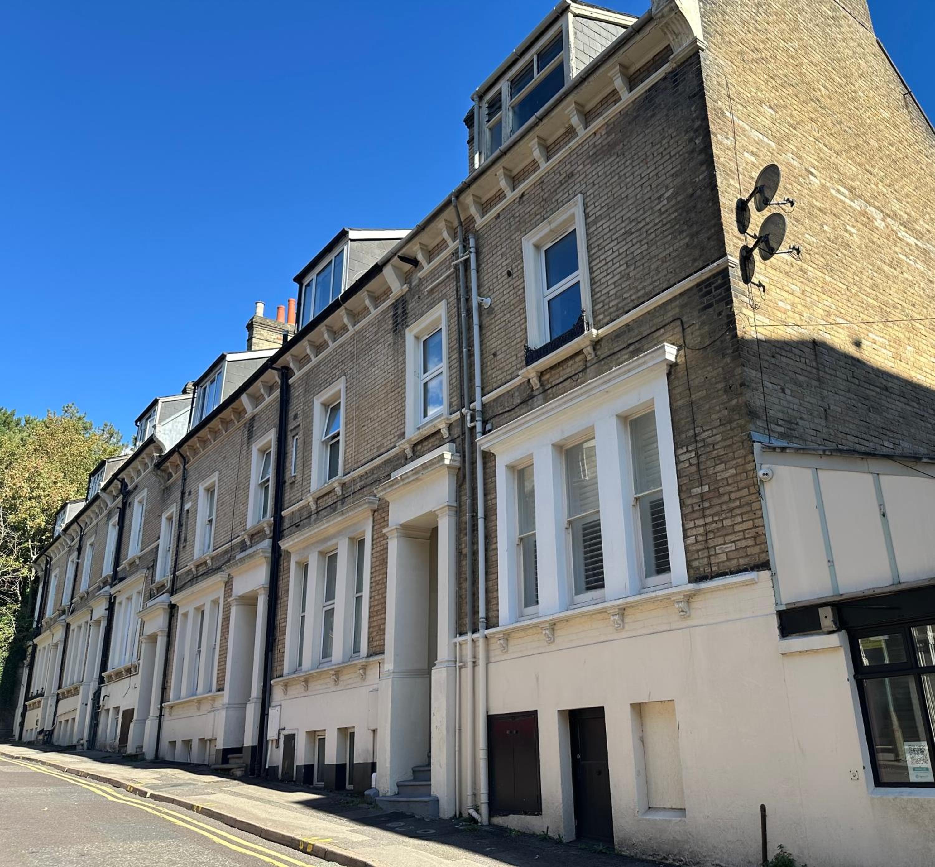 The Bournemouth Hideaway - Beautiful Central flat - 10 mins walk to beach - Free Parking -Brought to you by Coastline Retreats