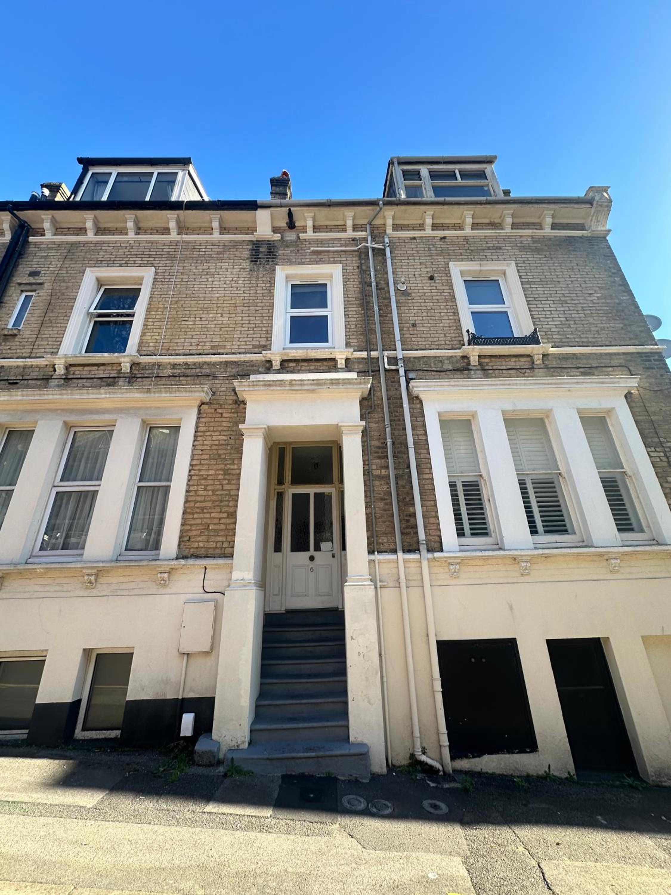 The Bournemouth Hideaway - Beautiful Central flat - 10 mins walk to beach - Free Parking -Brought to you by Coastline Retreats