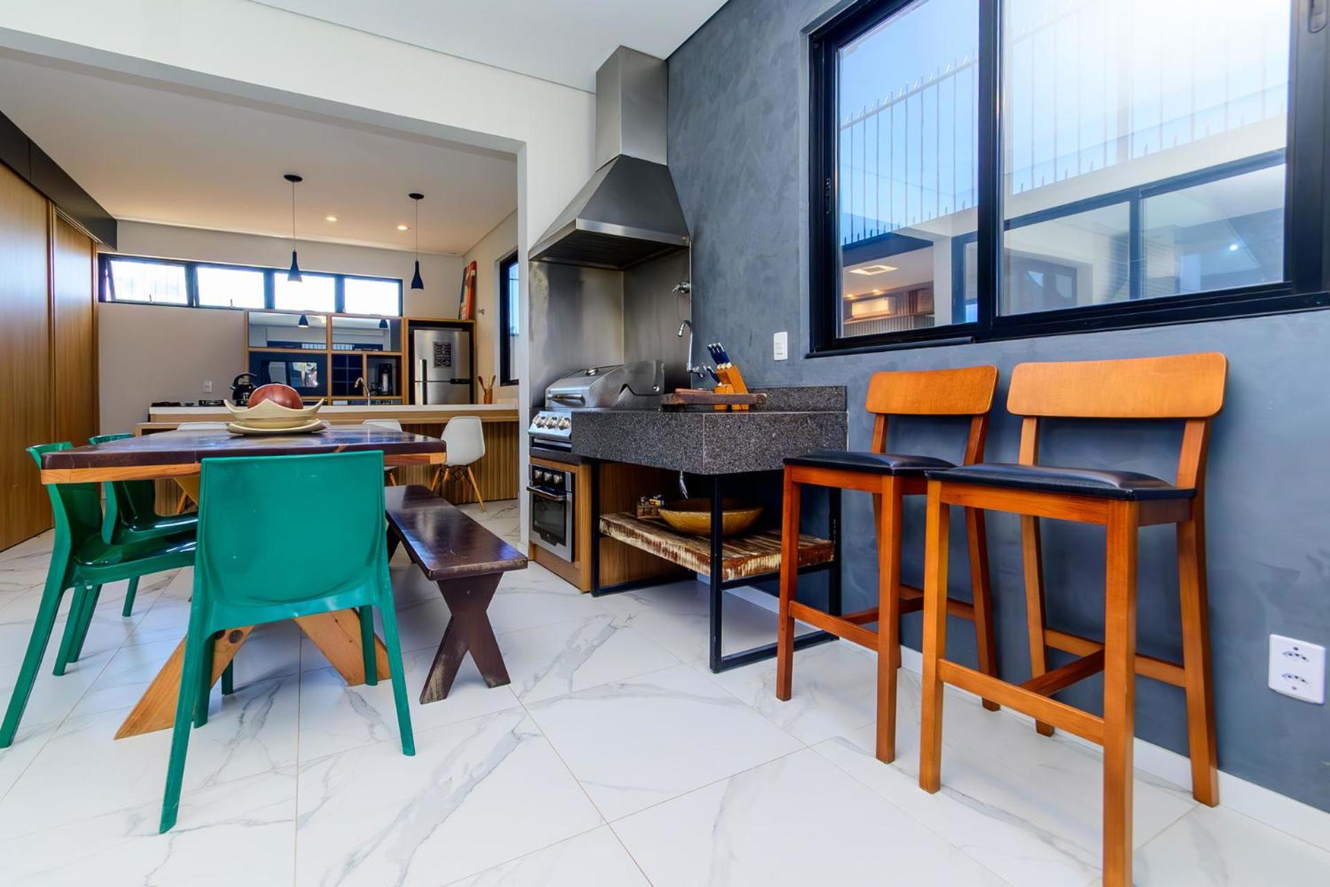 Casa na praia Brava com piscina e jardim WM9244