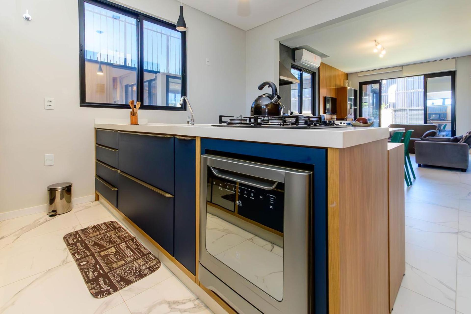 Casa na praia Brava com piscina e jardim WM9244