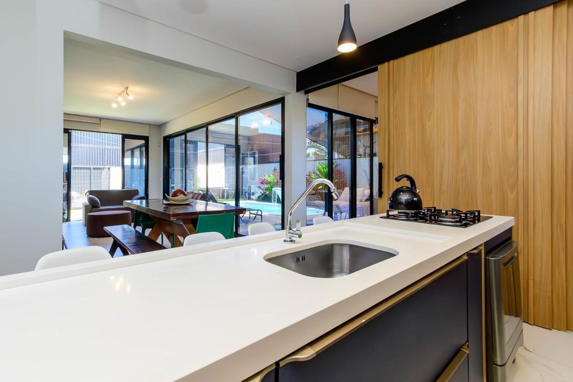 Casa na praia Brava com piscina e jardim WM9244