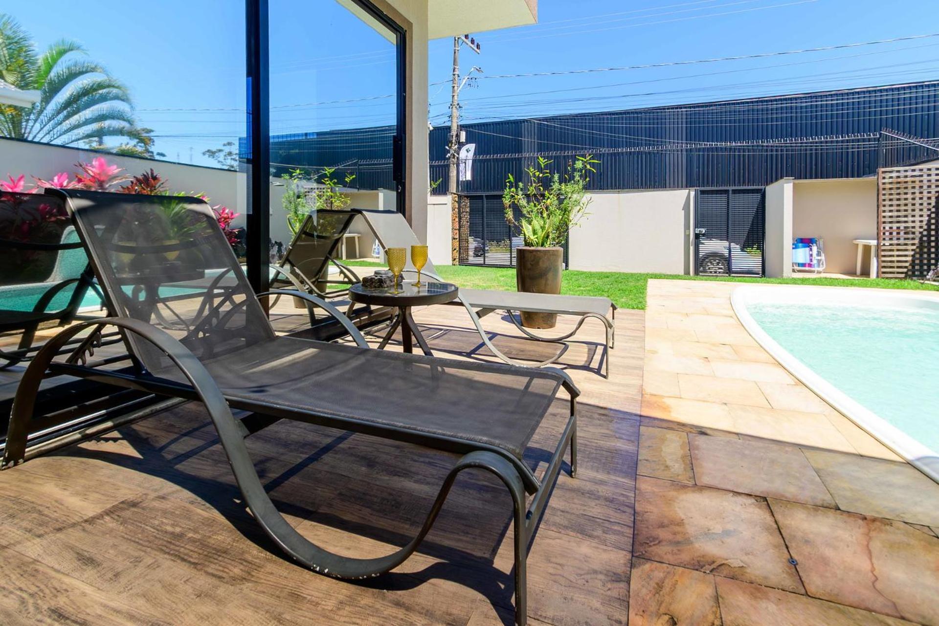 Casa na praia Brava com piscina e jardim WM9244