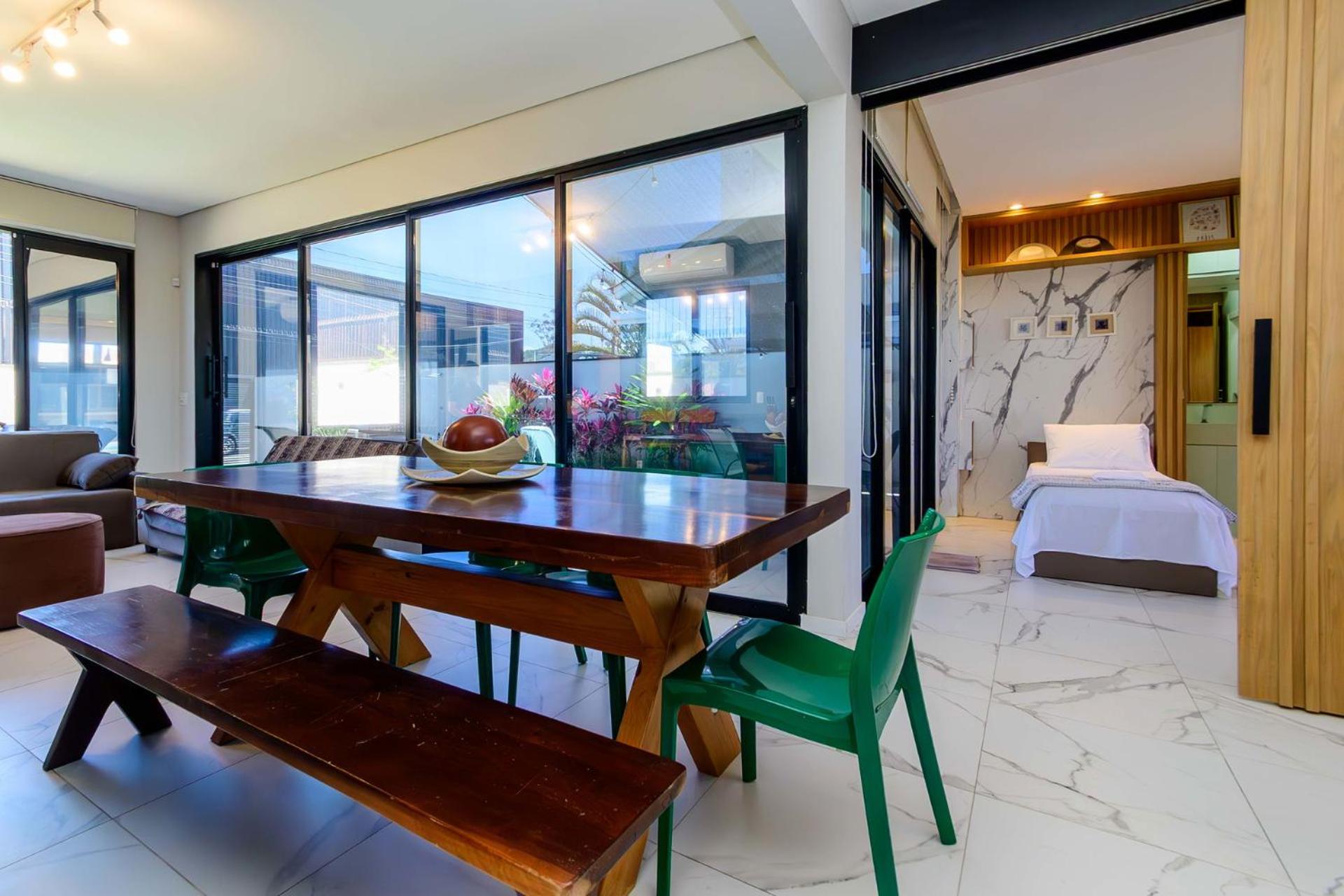 Casa na praia Brava com piscina e jardim WM9244