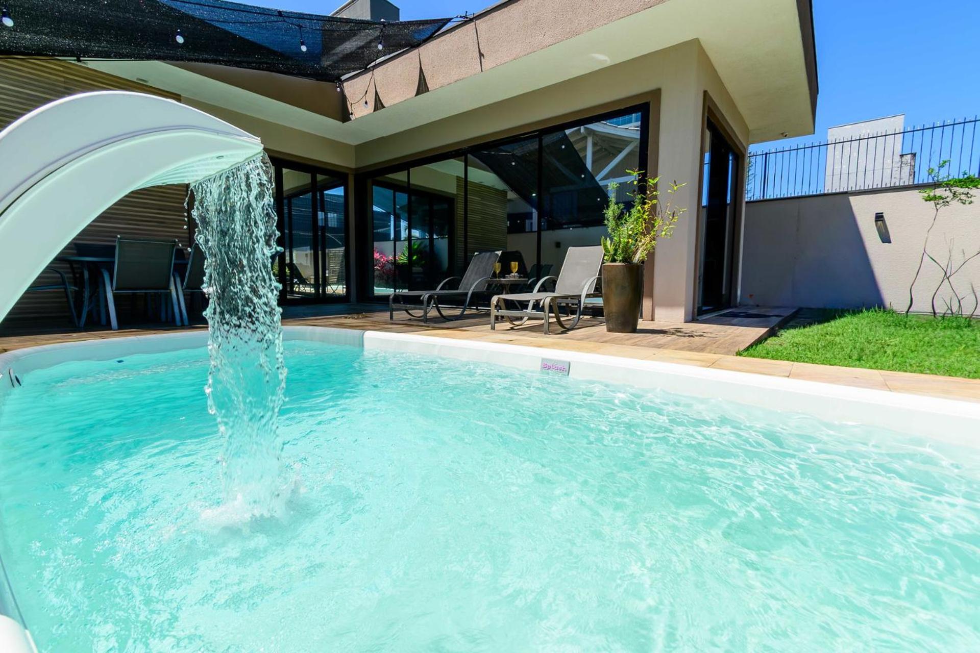 Casa na praia Brava com piscina e jardim WM9244