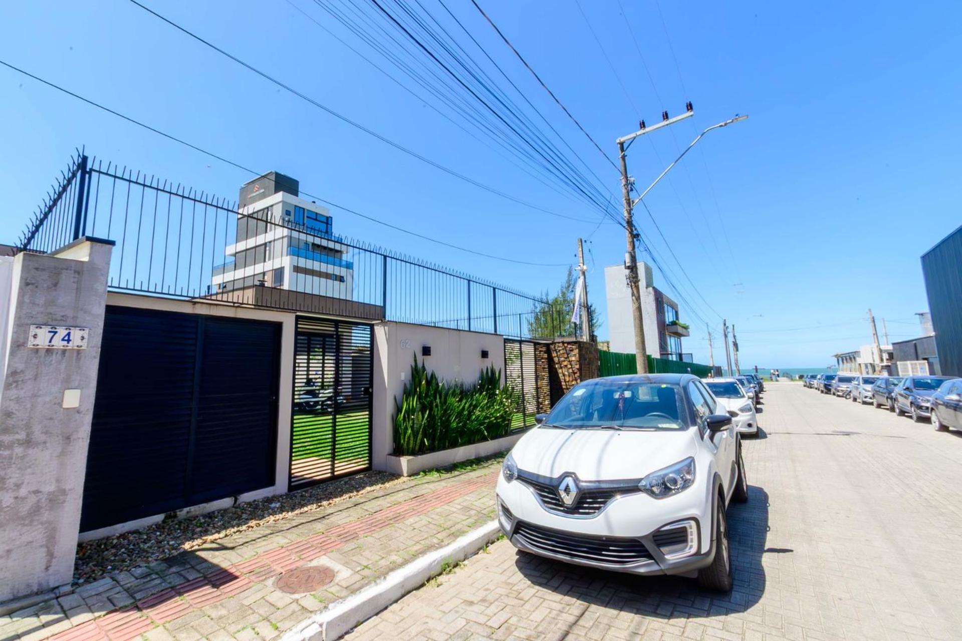 Casa na praia Brava com piscina e jardim WM9244
