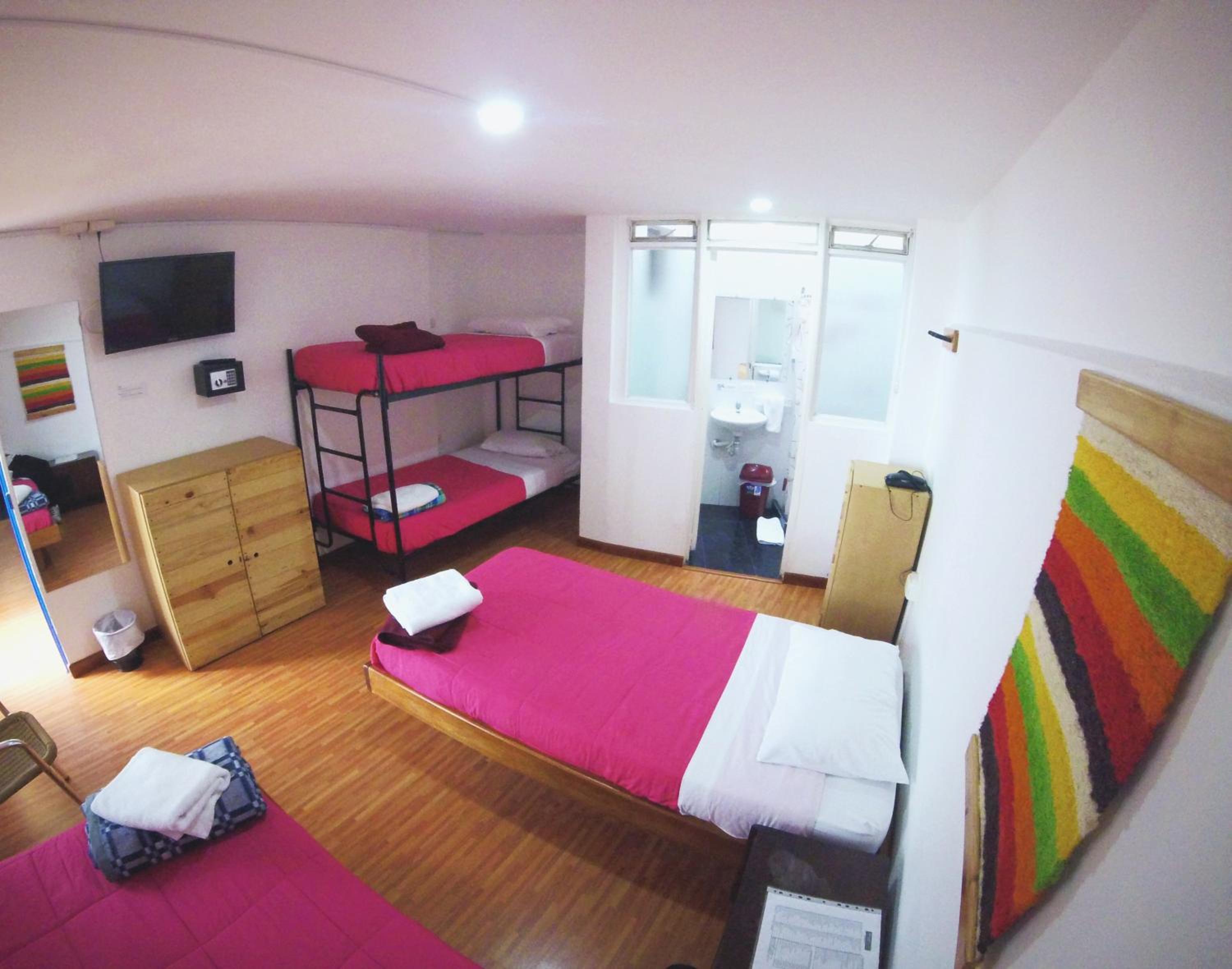 Hostal de la 57