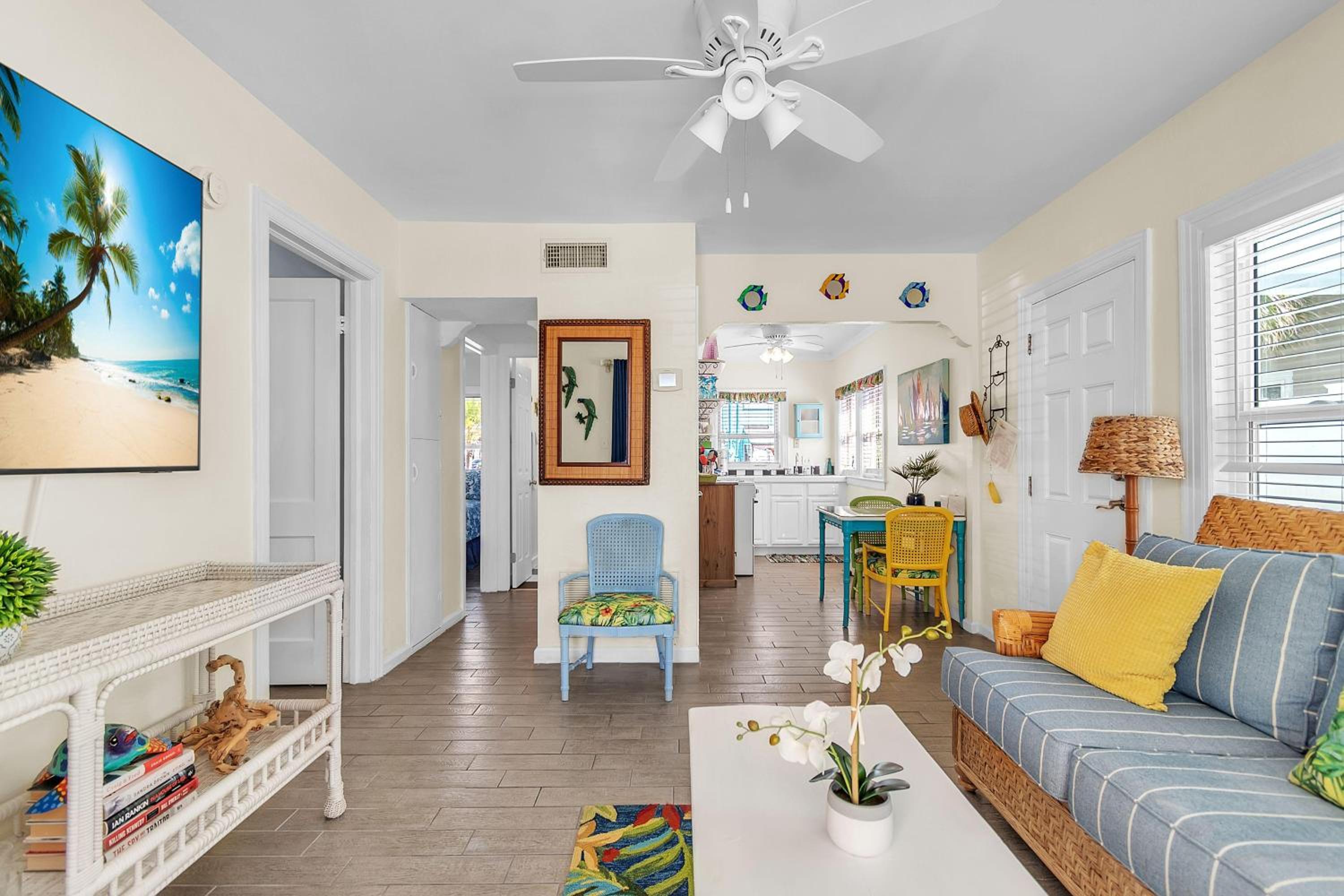 John's Pass-Time Beach Cottage #1