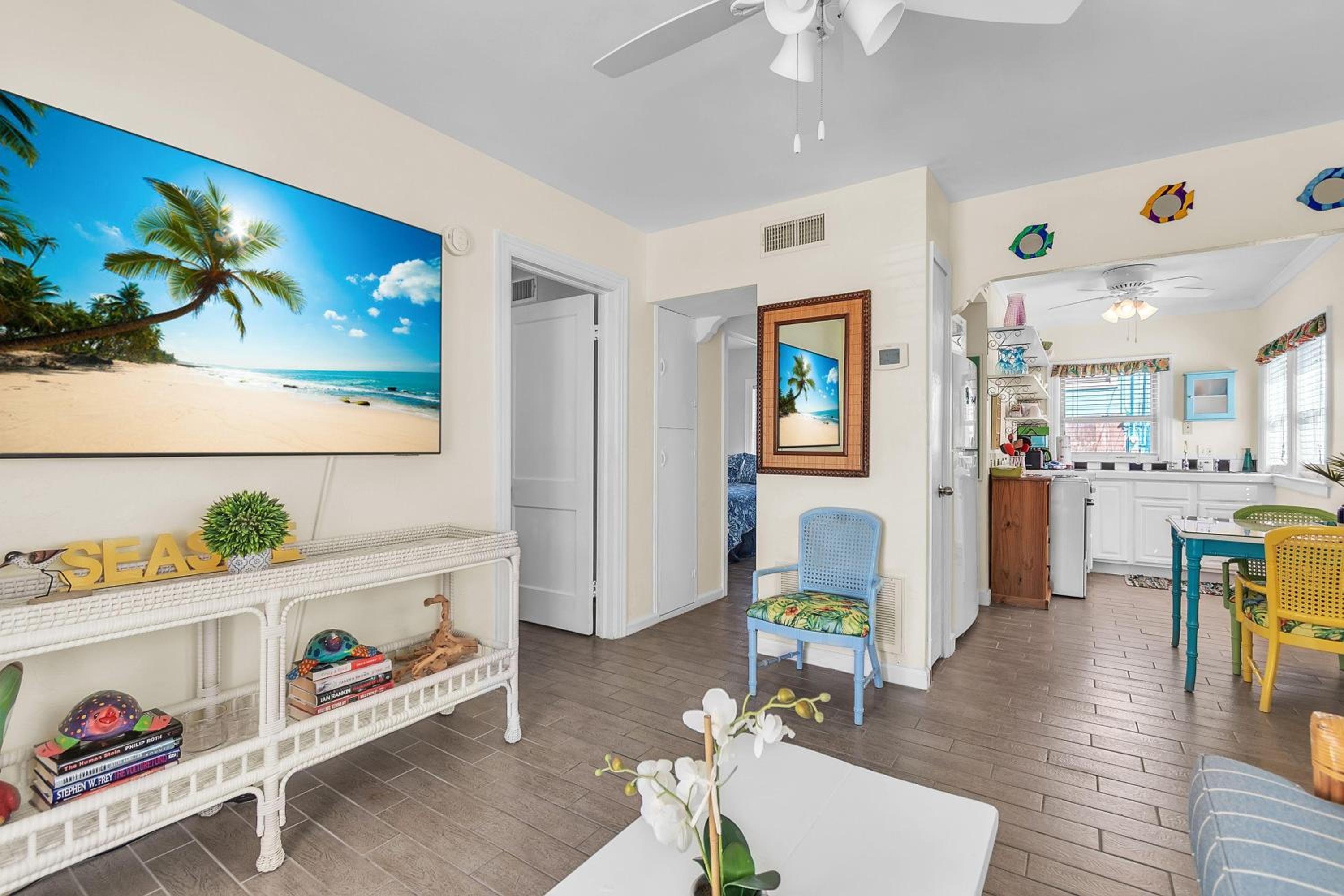 John's Pass-Time Beach Cottage #1
