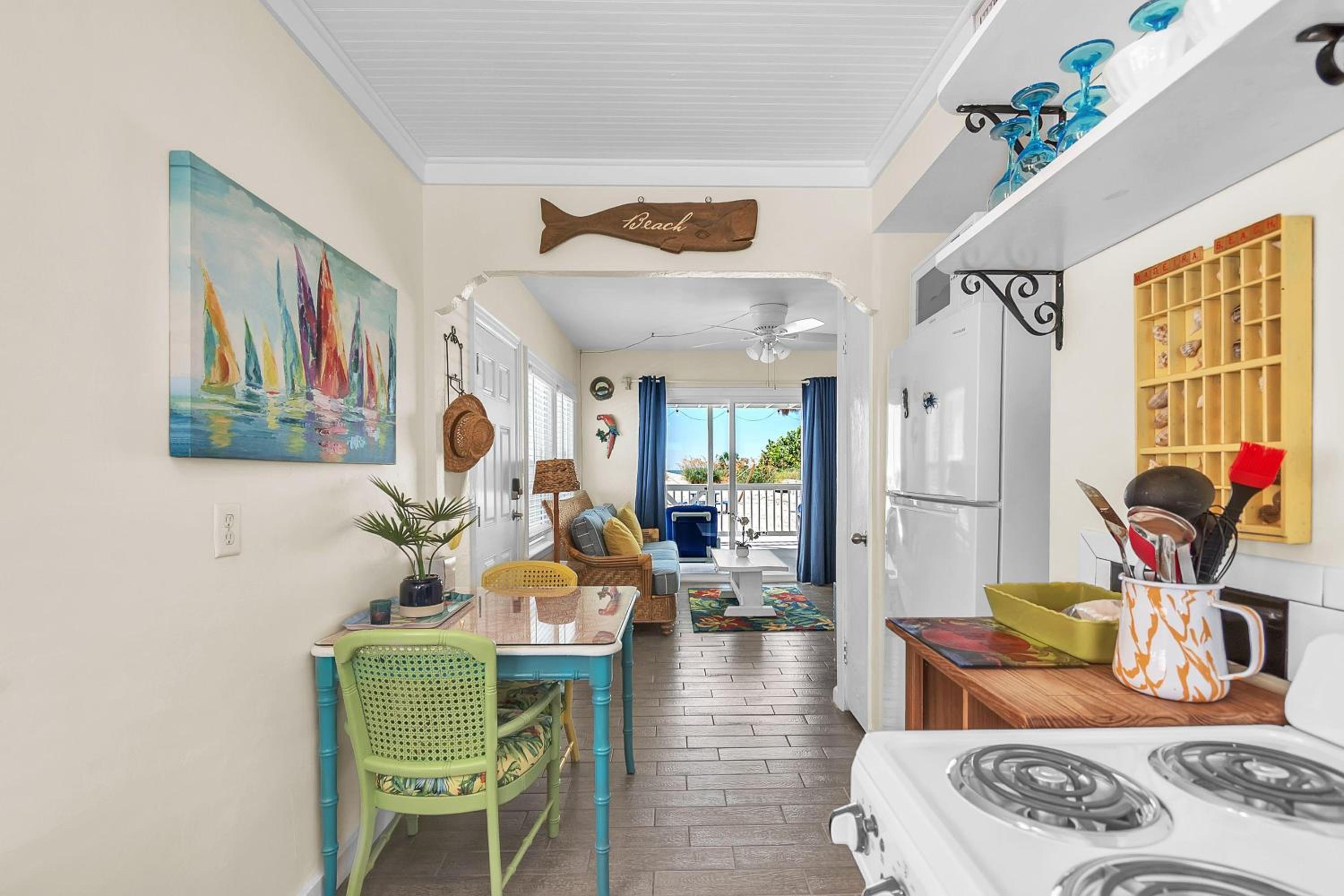 John's Pass-Time Beach Cottage #1