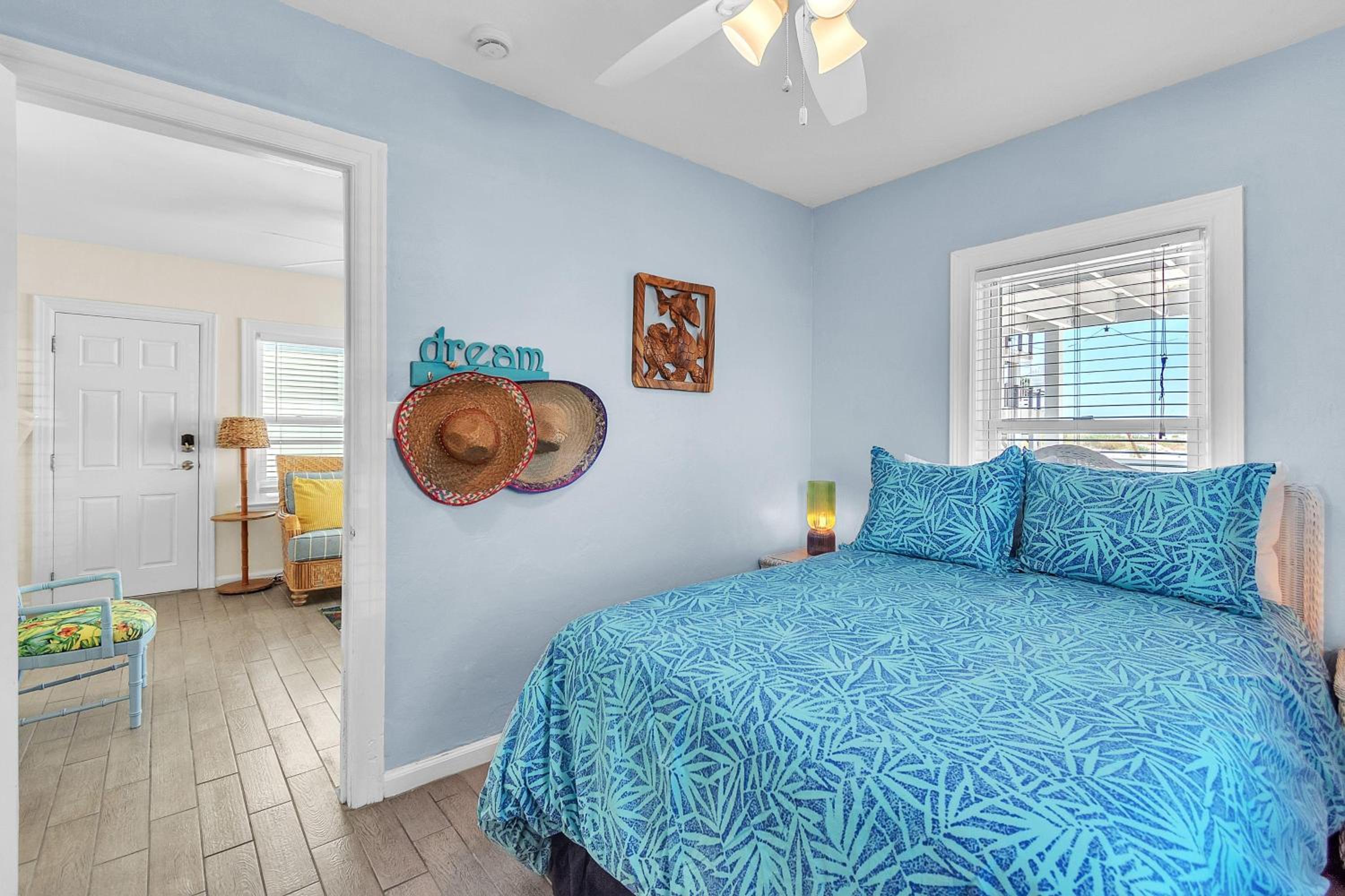 John's Pass-Time Beach Cottage #1