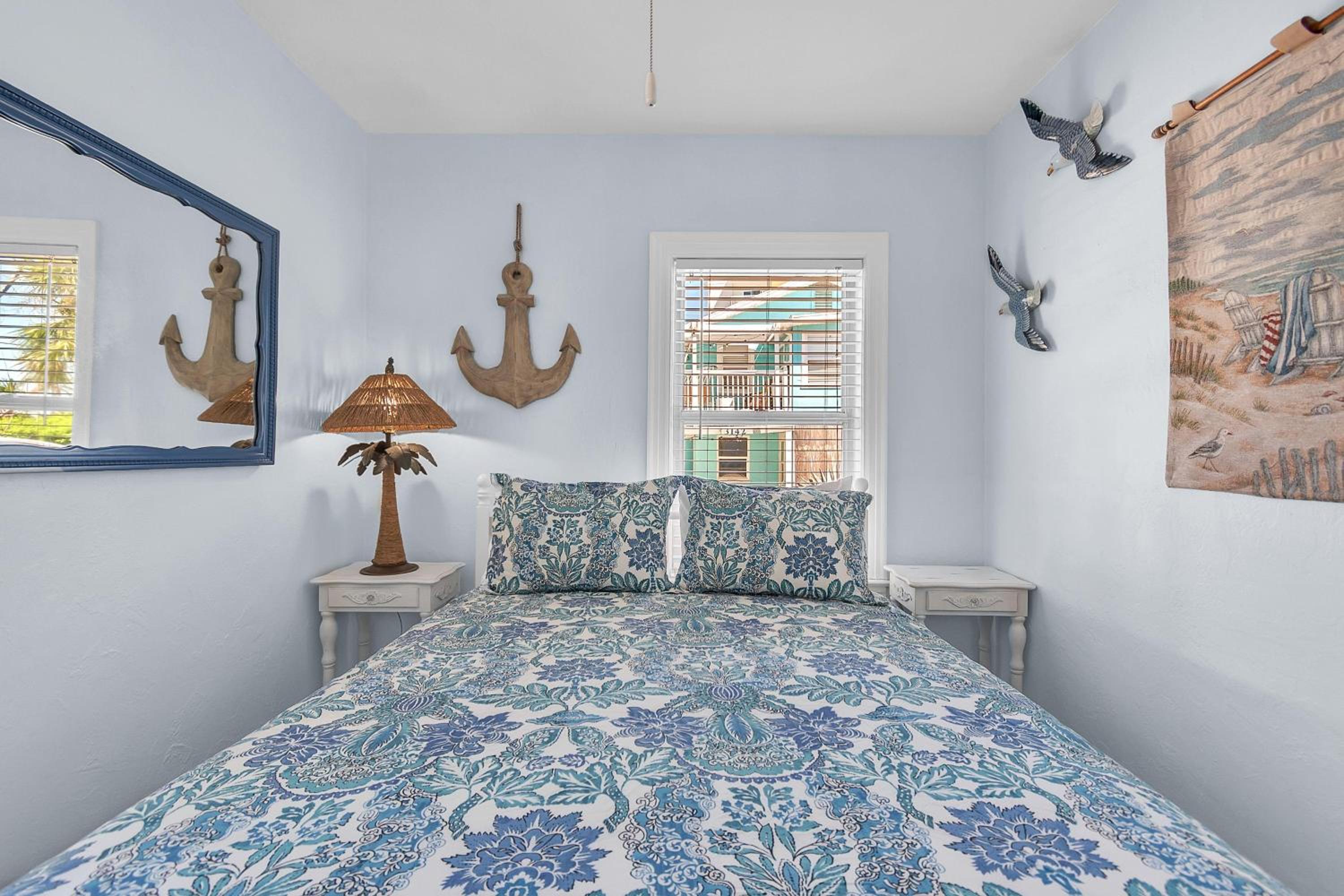 John's Pass-Time Beach Cottage #1