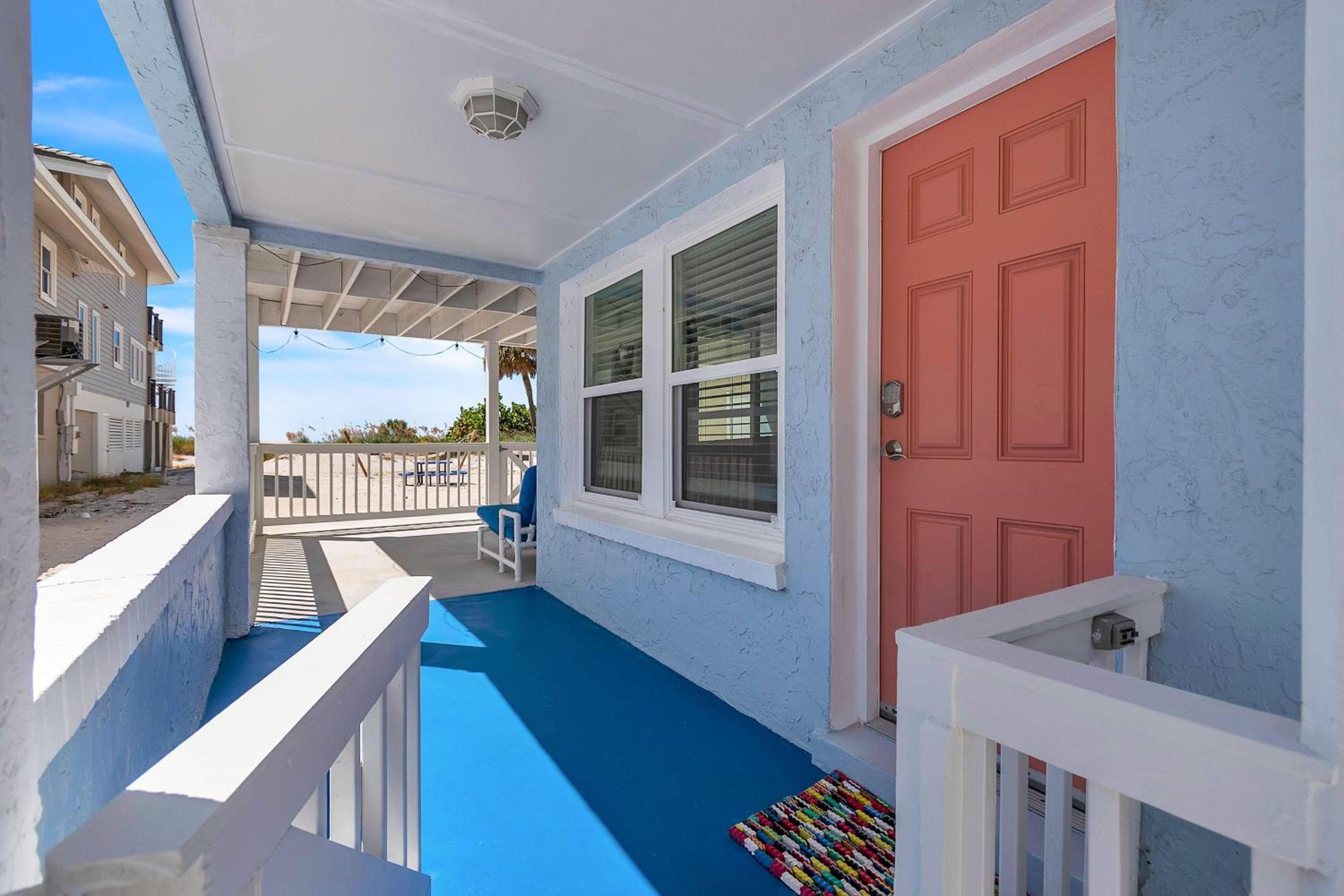 John's Pass-Time Beach Cottage #1