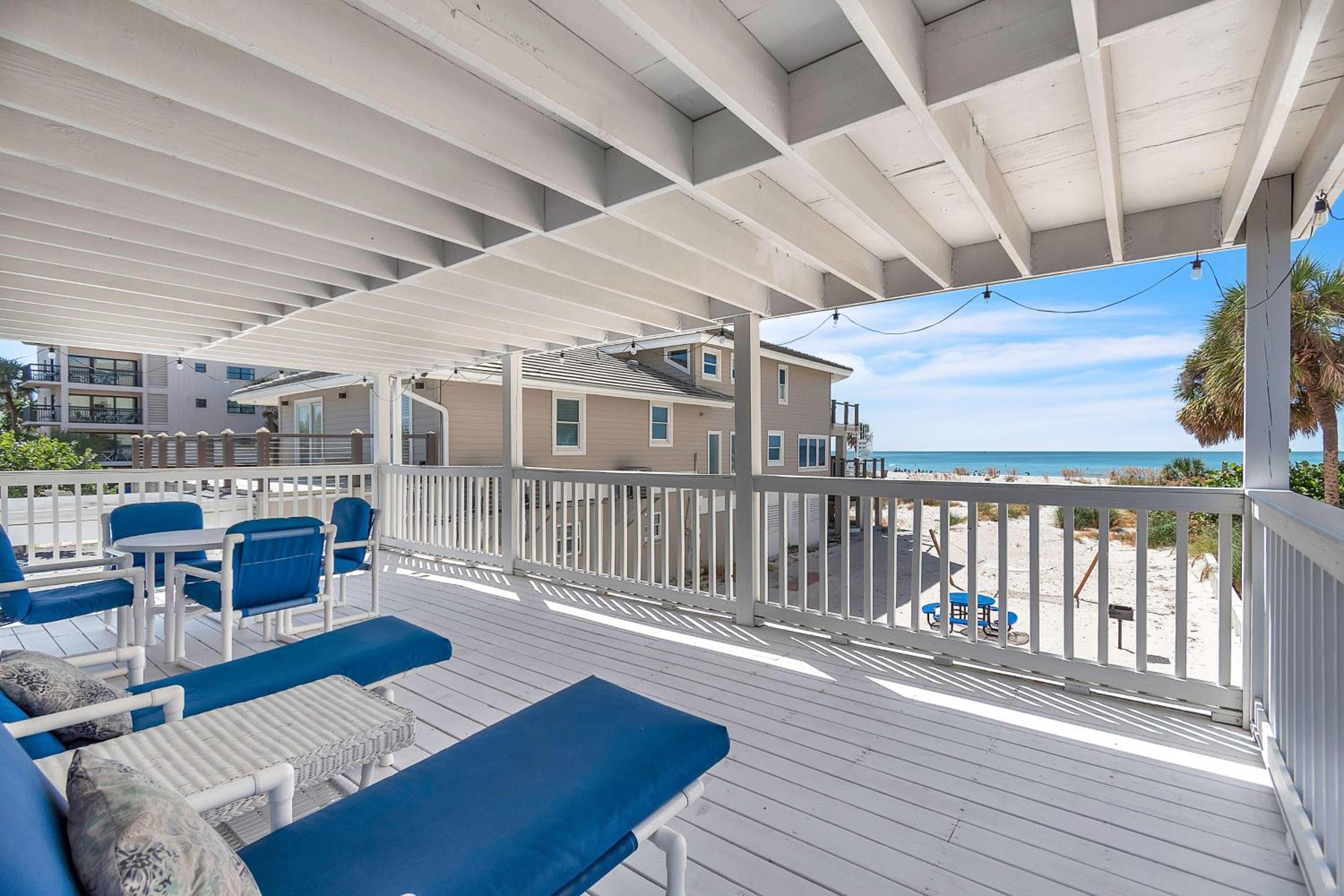 John's Pass-Time Beach Cottage #2