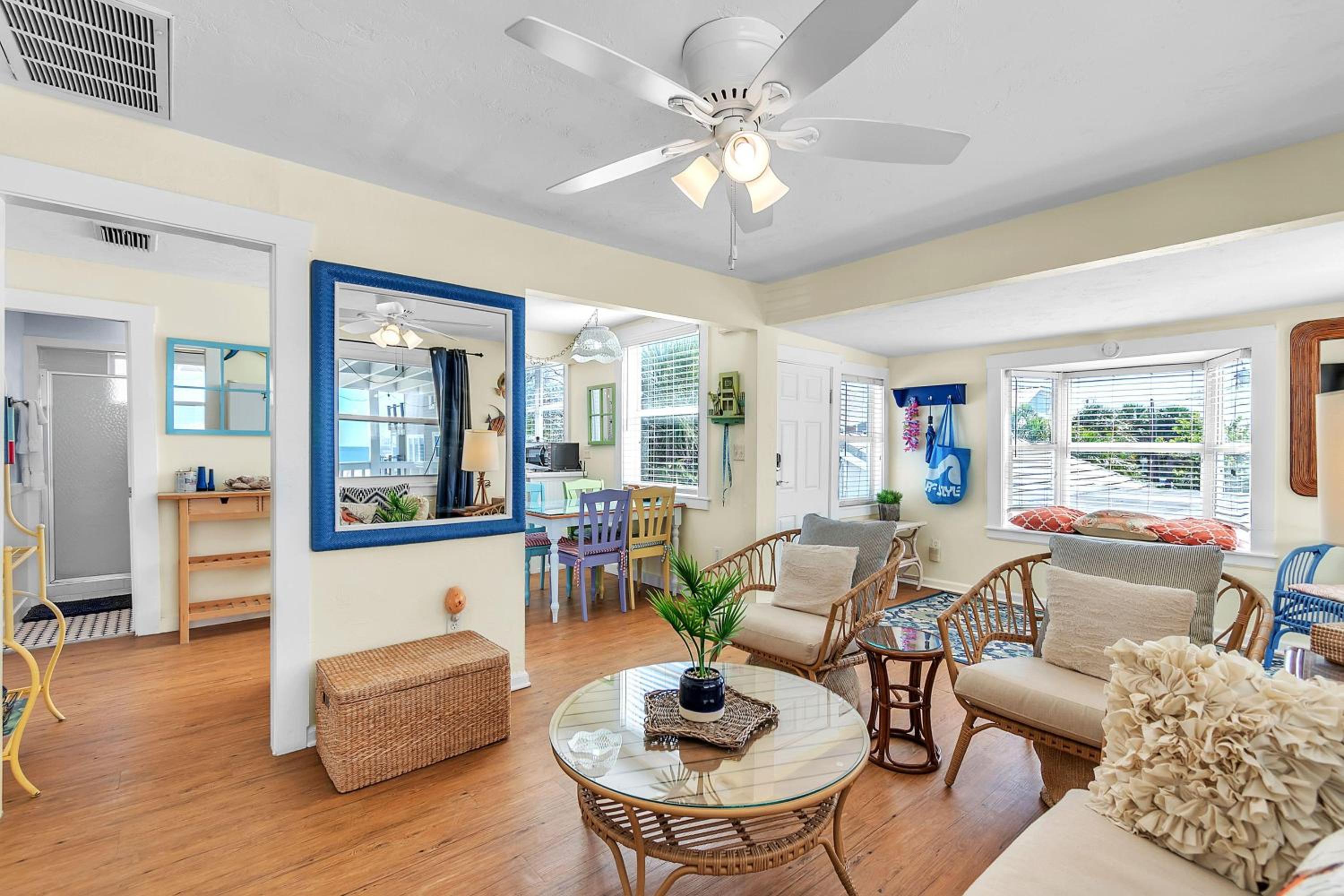 John's Pass-Time Beach Cottage #2