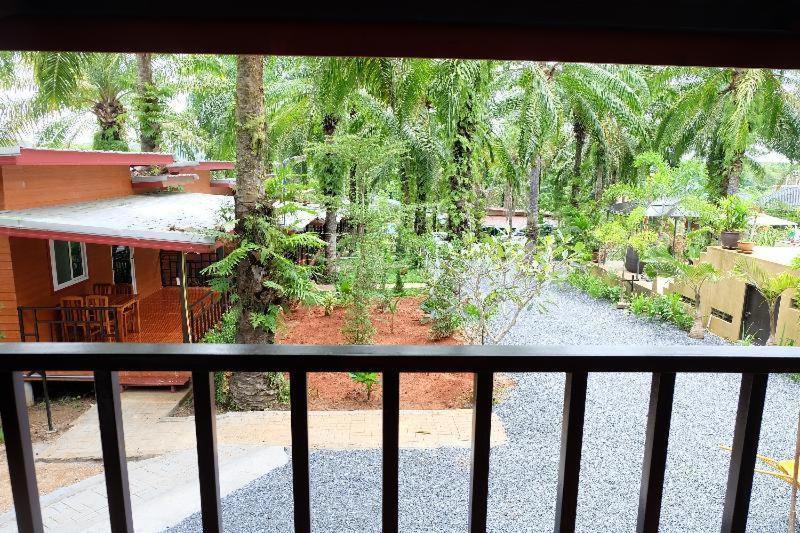 Palmthien Pool Villa Aonang