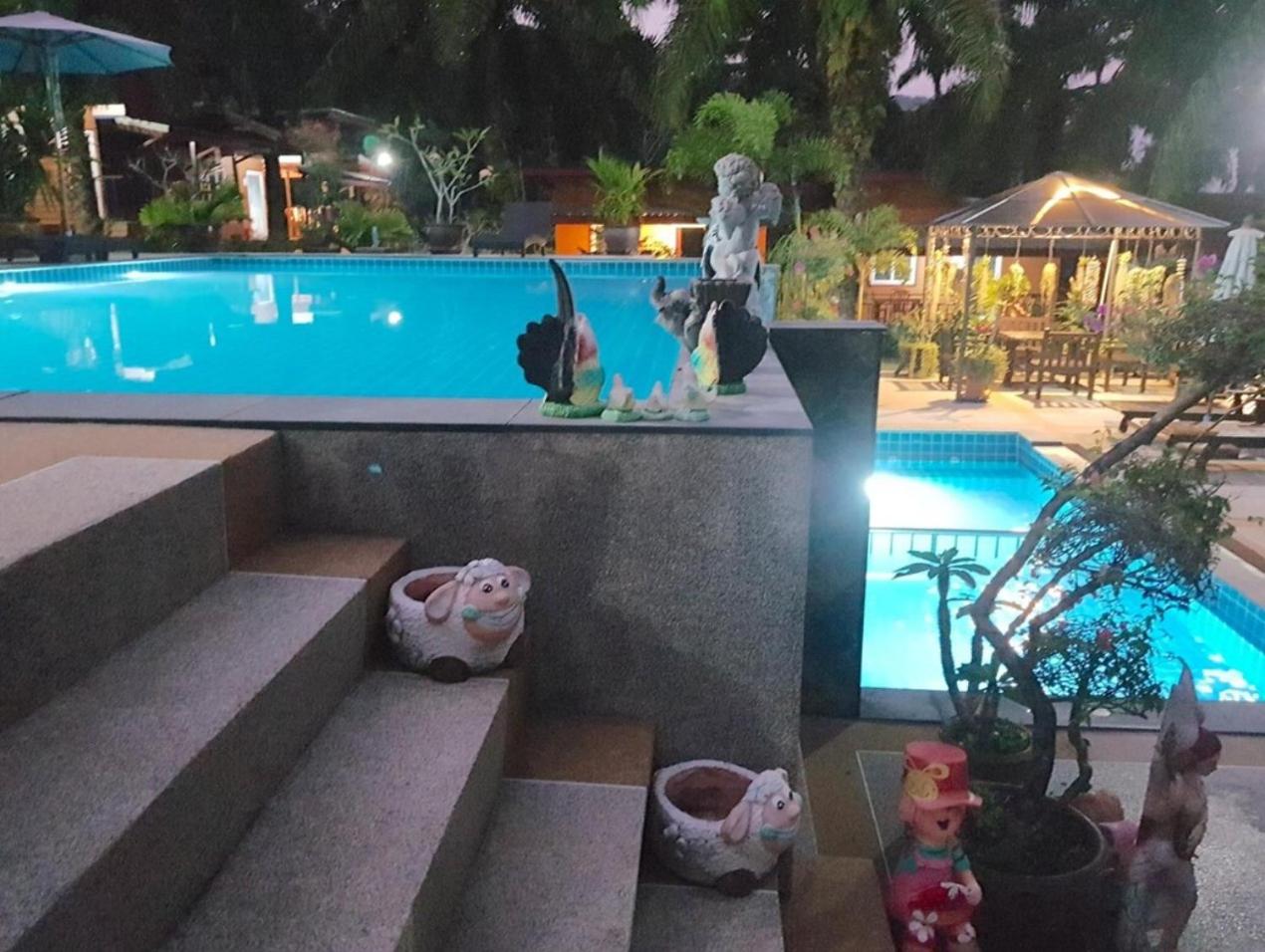 Palmthien Pool Villa Aonang