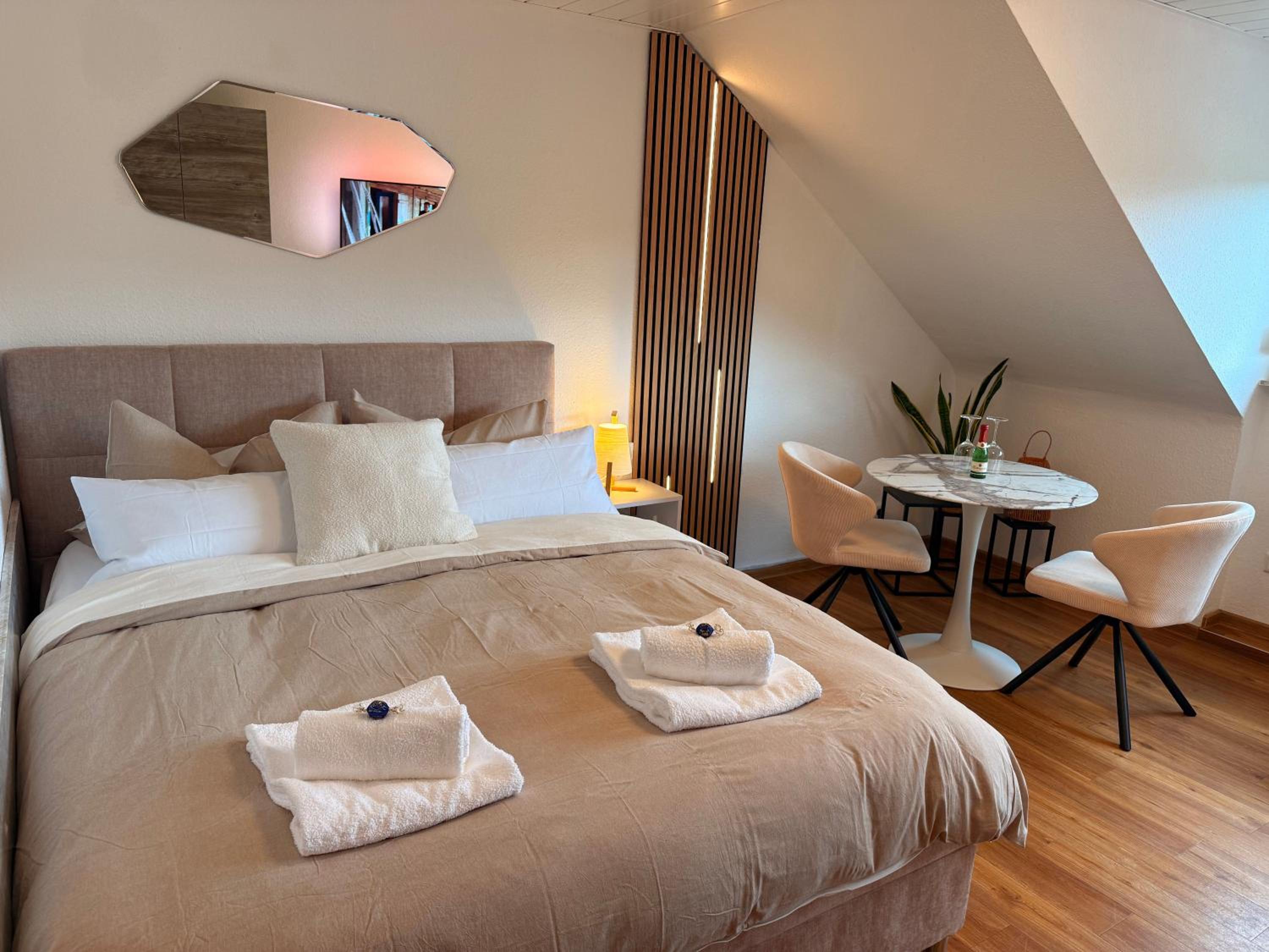Rheinblick-Apartment Snacks, Ambilight & Boxspringbett