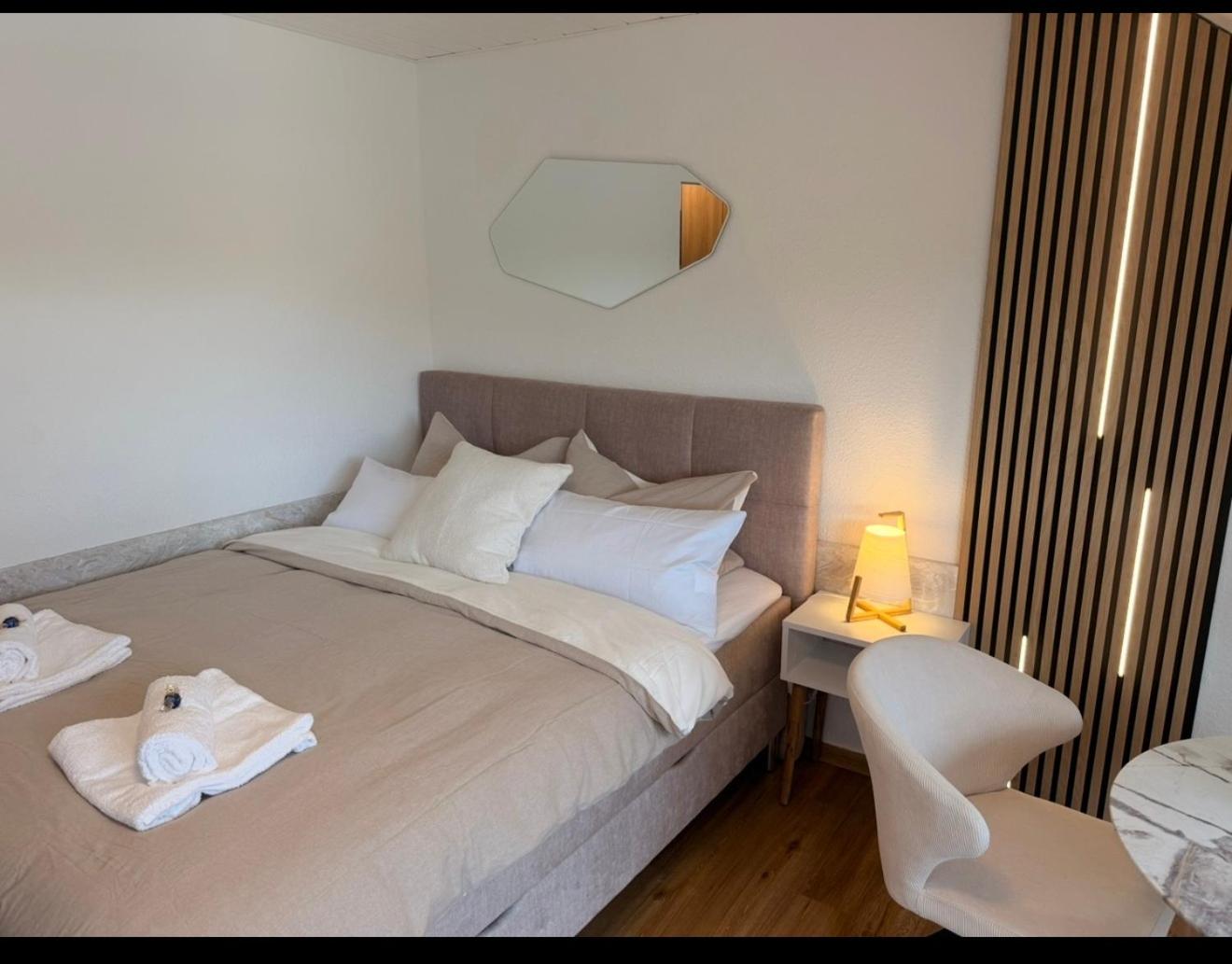 Rheinblick-Apartment Snacks, Ambilight & Boxspringbett
