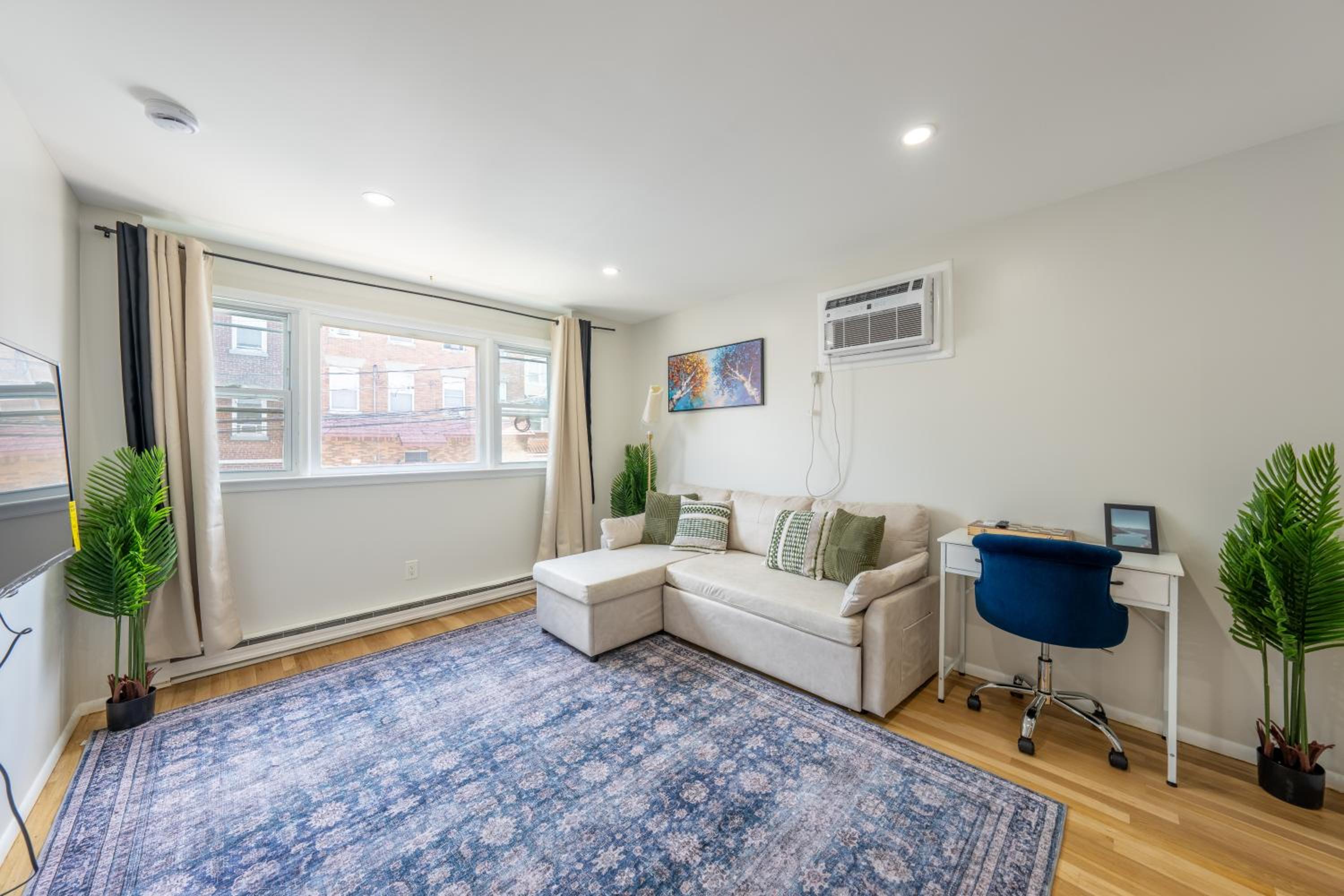 Modern 2BR North Ironbound Apartment