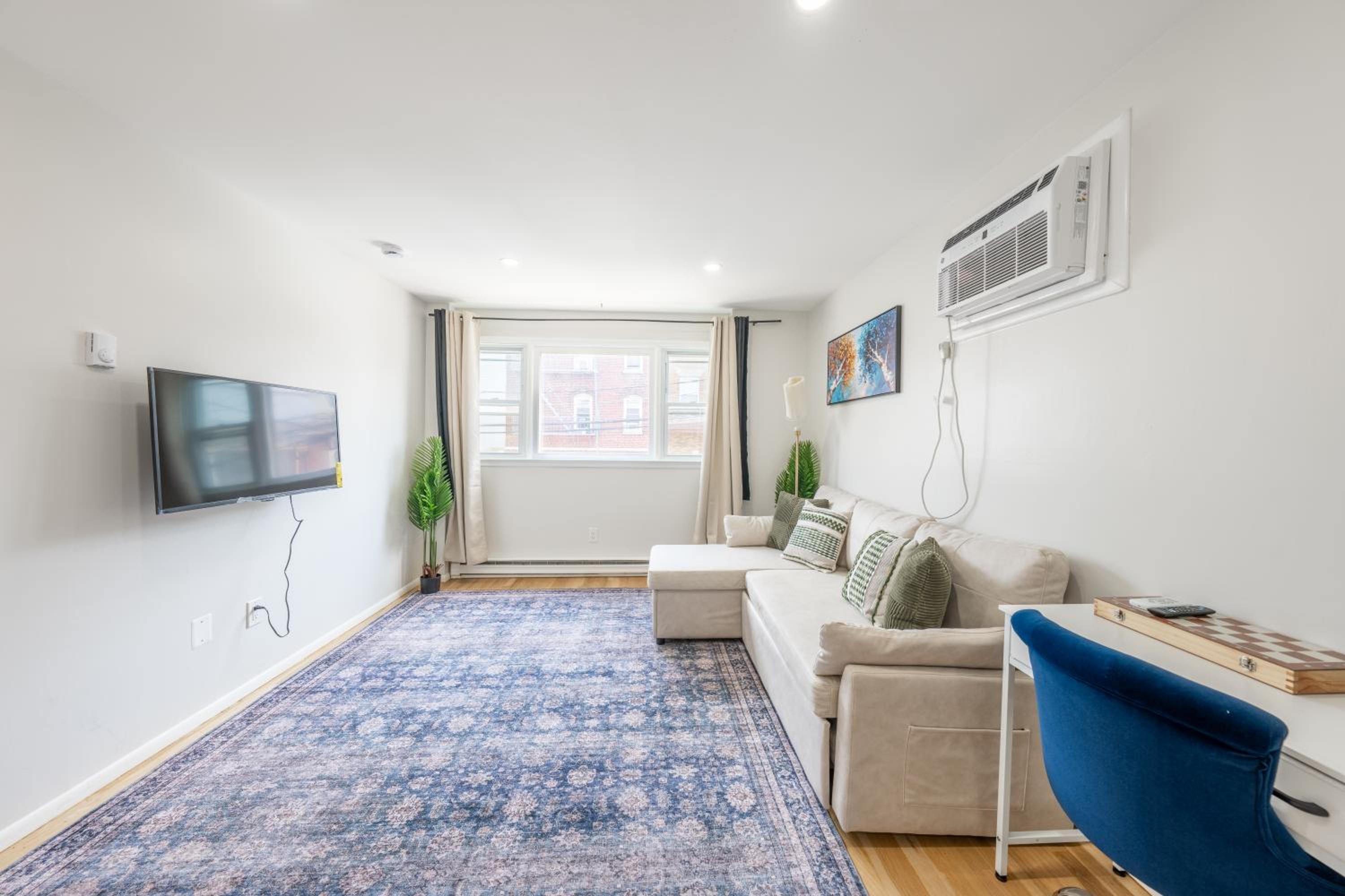 Modern 2BR North Ironbound Apartment