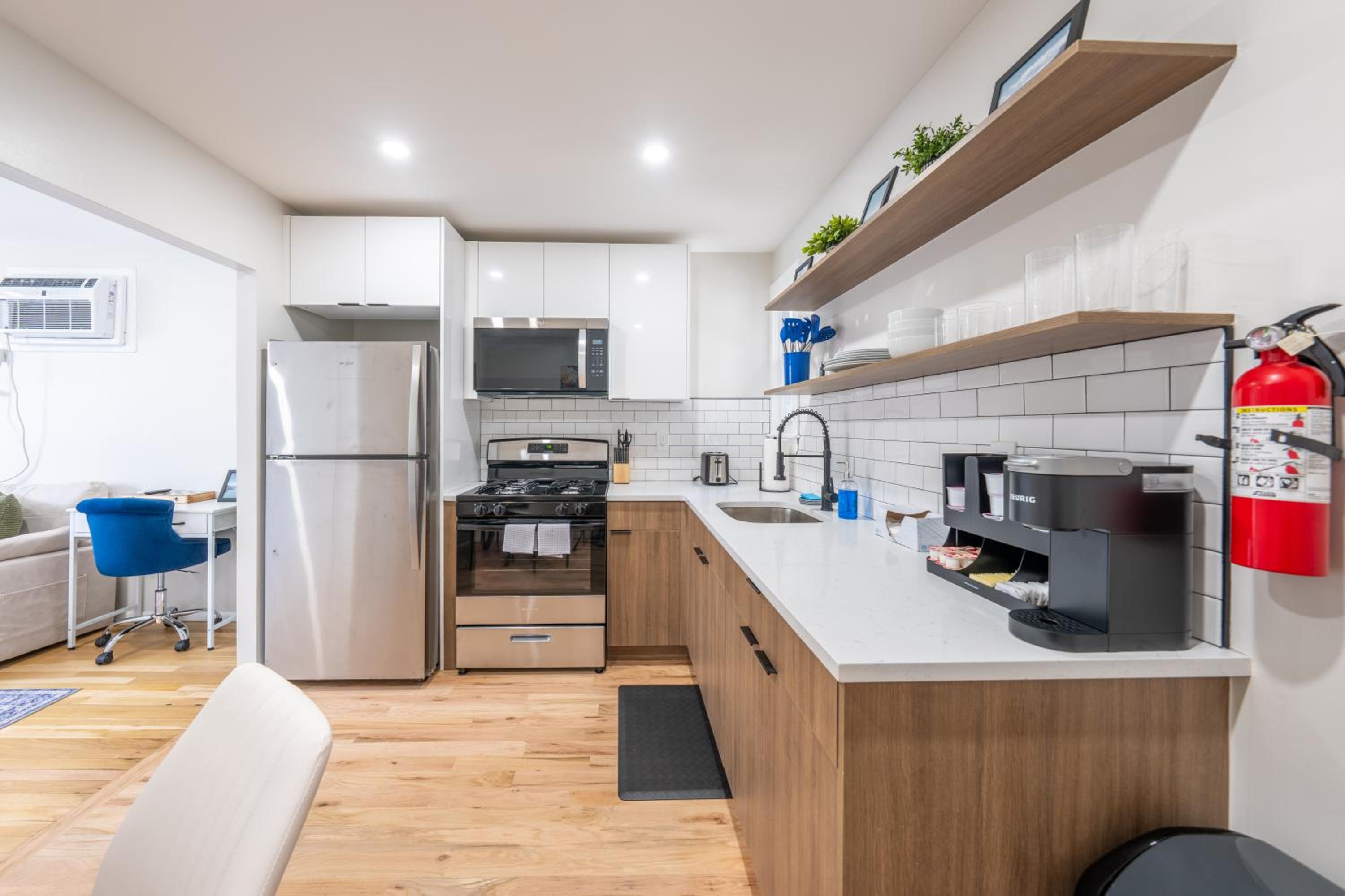 Modern 2BR North Ironbound Apartment