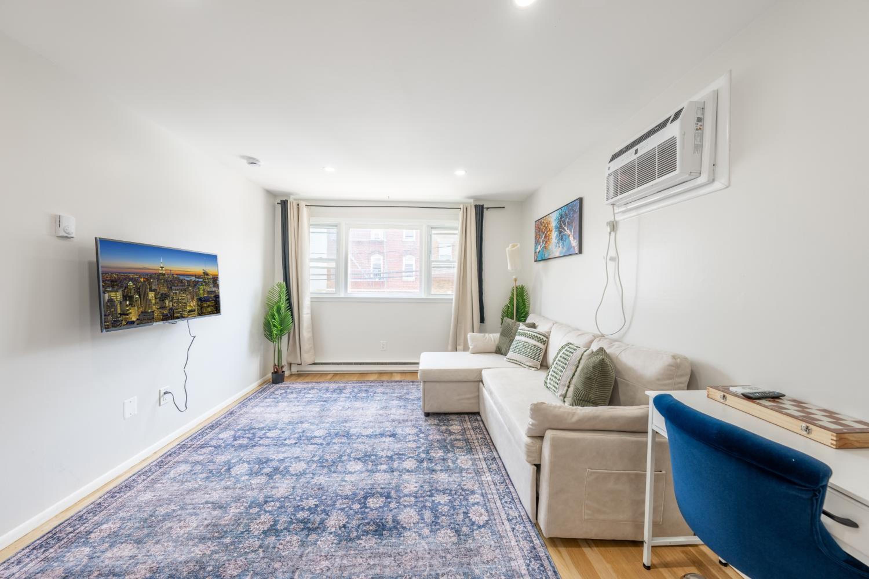 Modern 2BR North Ironbound Apartment