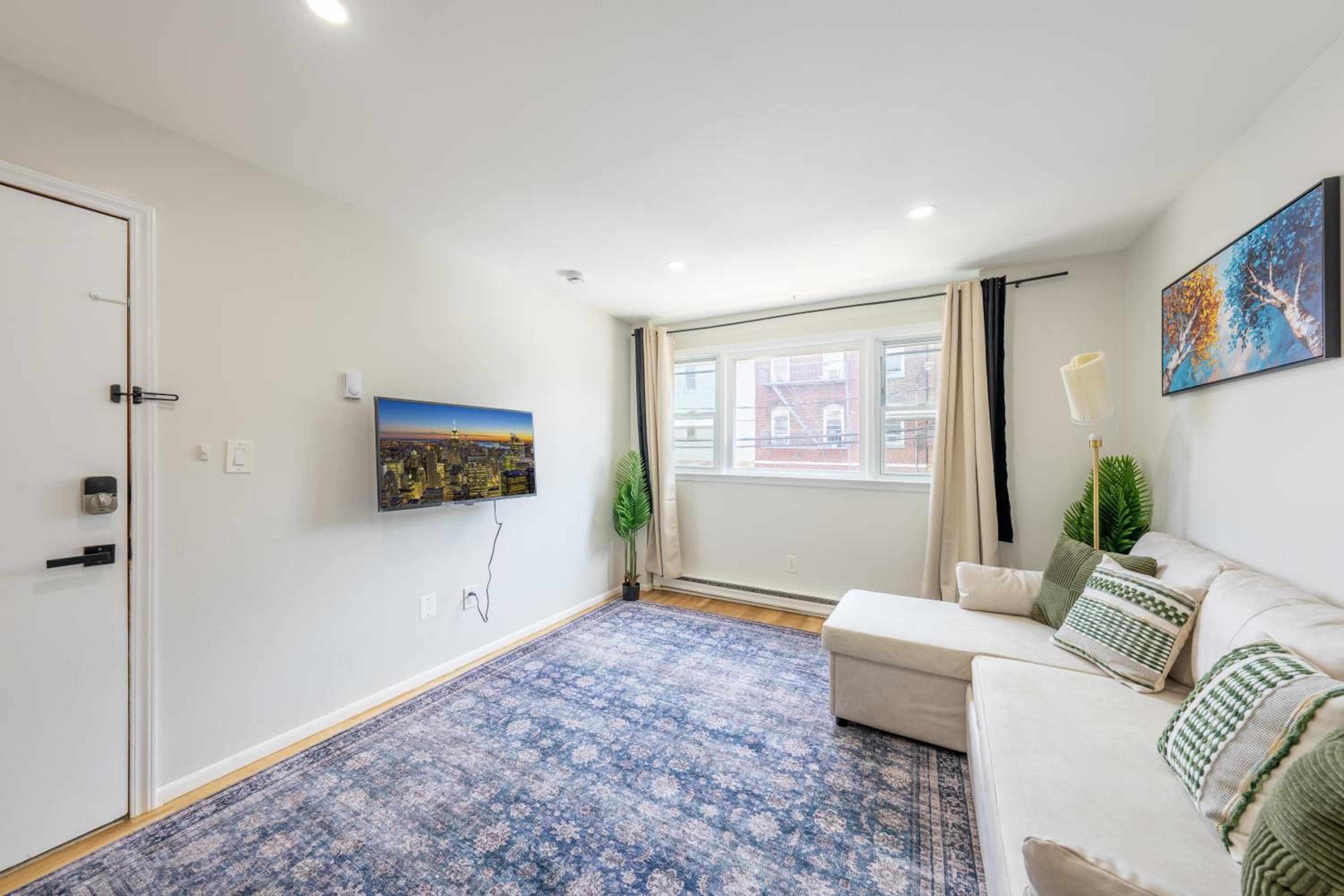 Modern 2BR North Ironbound Apartment