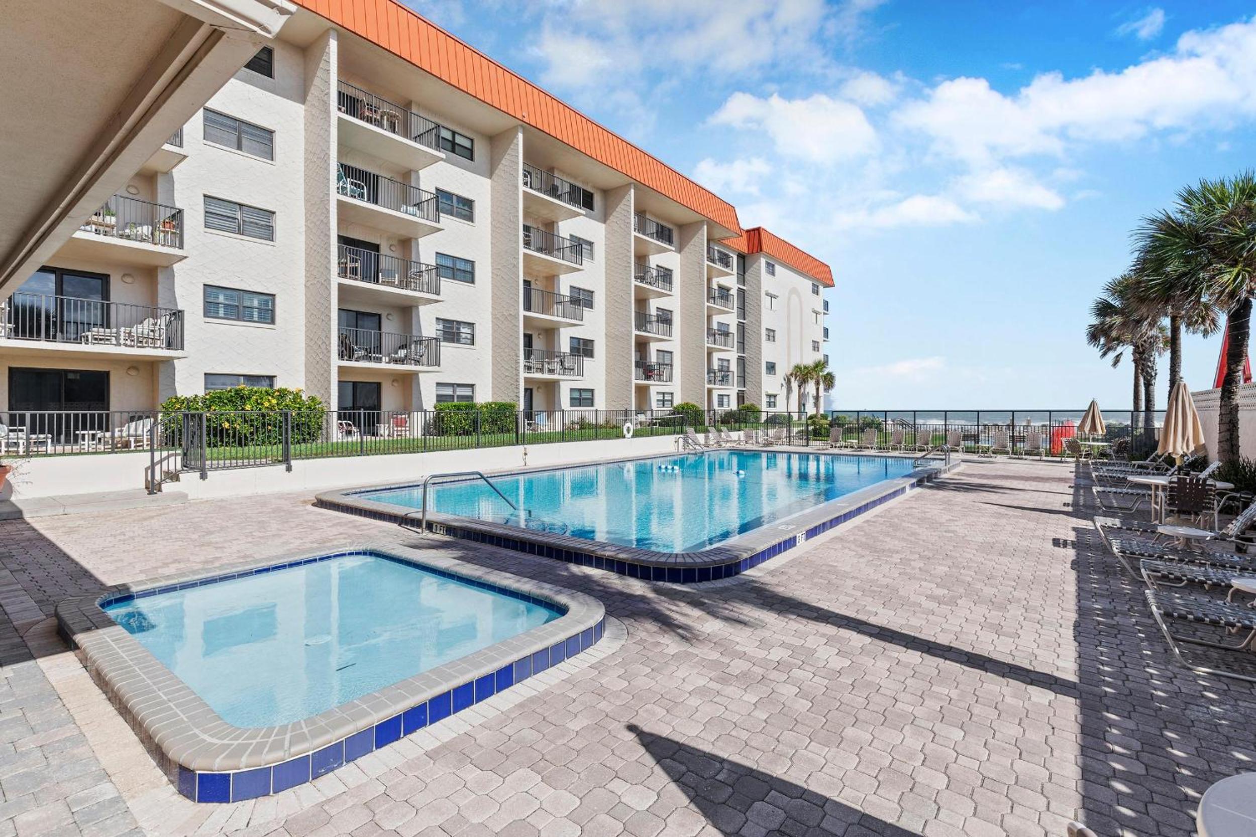 Hacienda del Sol II 213
