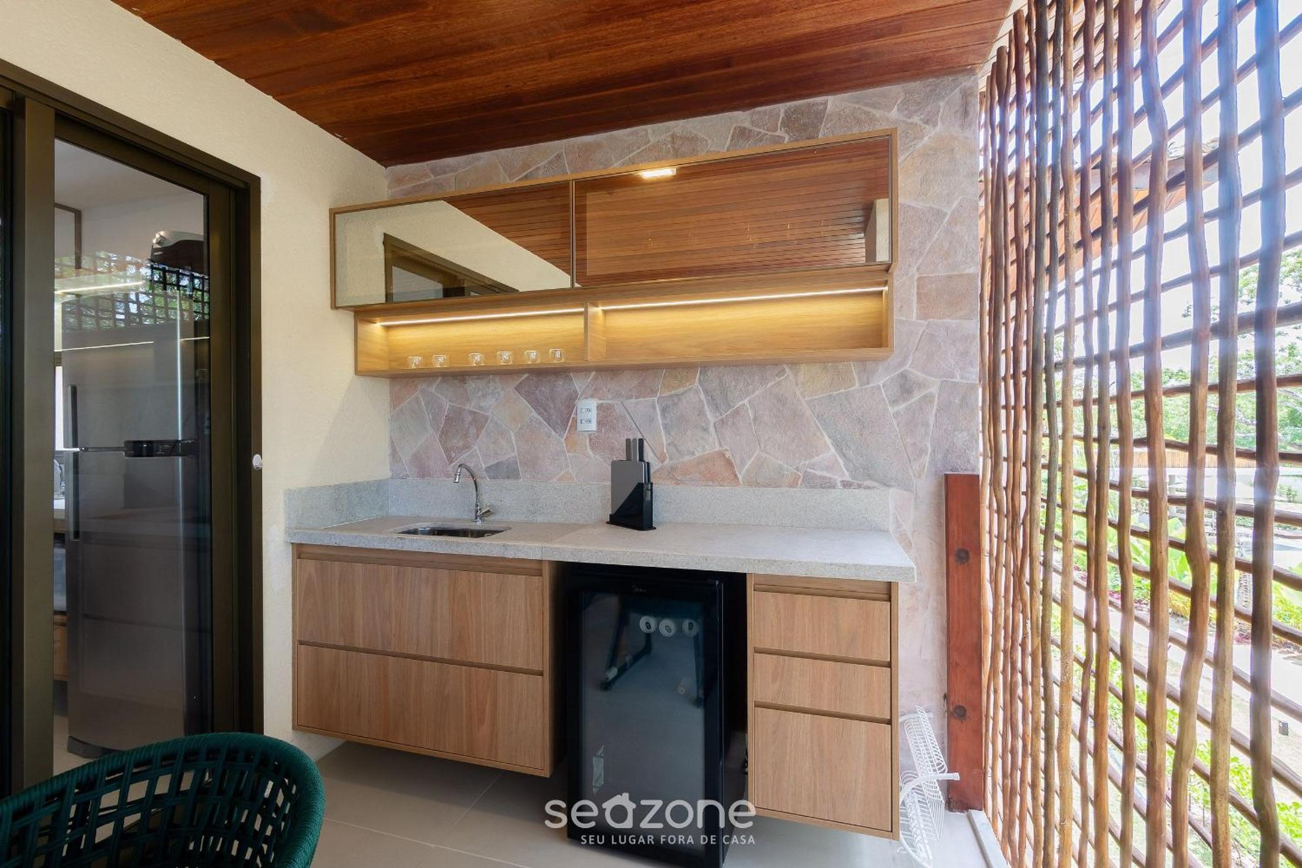2 Bedroom Apt 800 m from the Beach TDC0109