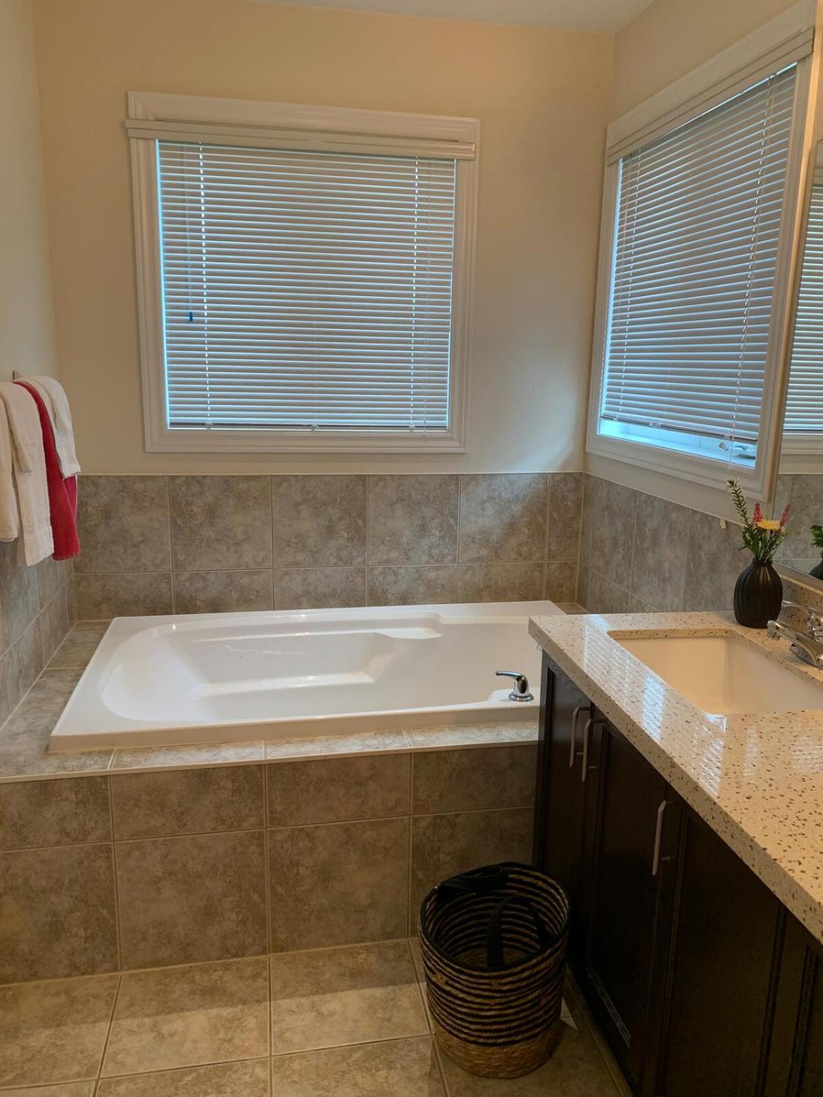 Comfortable Residential 4BR Home with 2 Free Parking