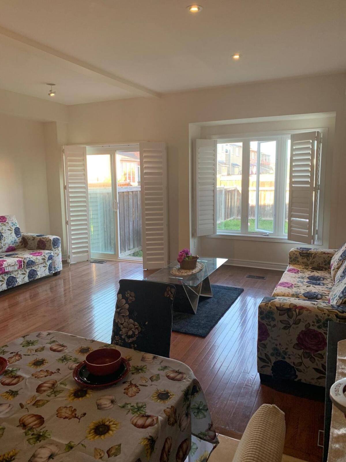 Comfortable Residential 4BR Home with 2 Free Parking