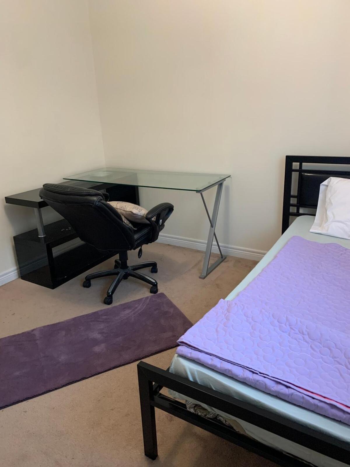 Comfortable Residential 4BR Home with 2 Free Parking