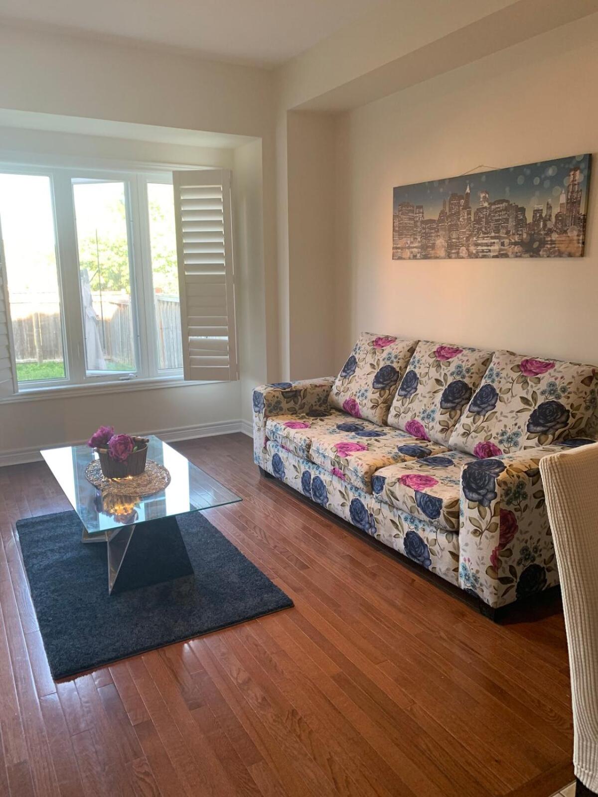 Comfortable Residential 4BR Home with 2 Free Parking