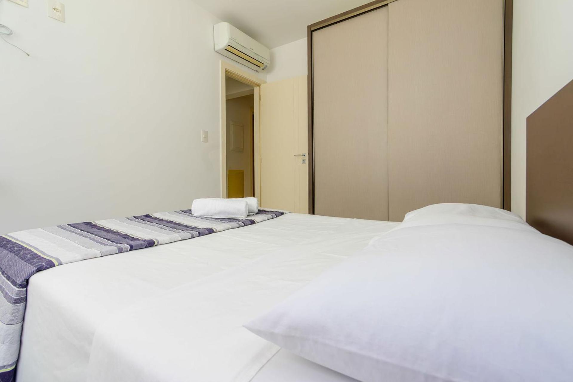 Apartamento moderno perto da praia VG2701