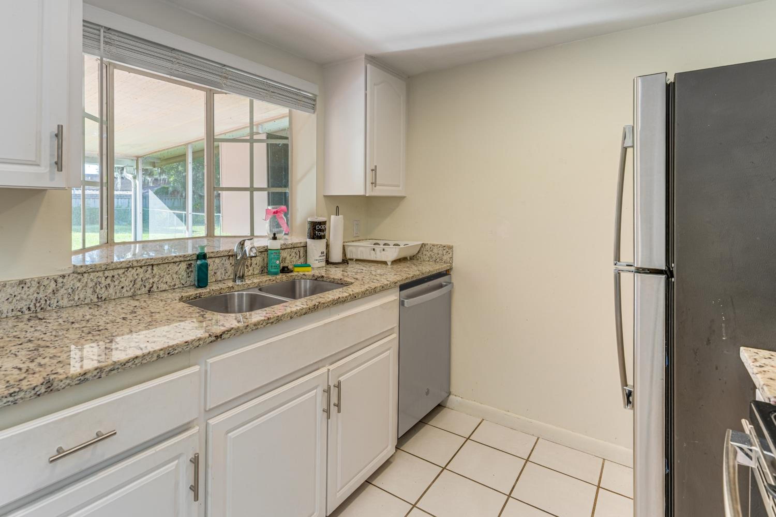 Gateway to Orlando Theme Parks! Home with Large Yard