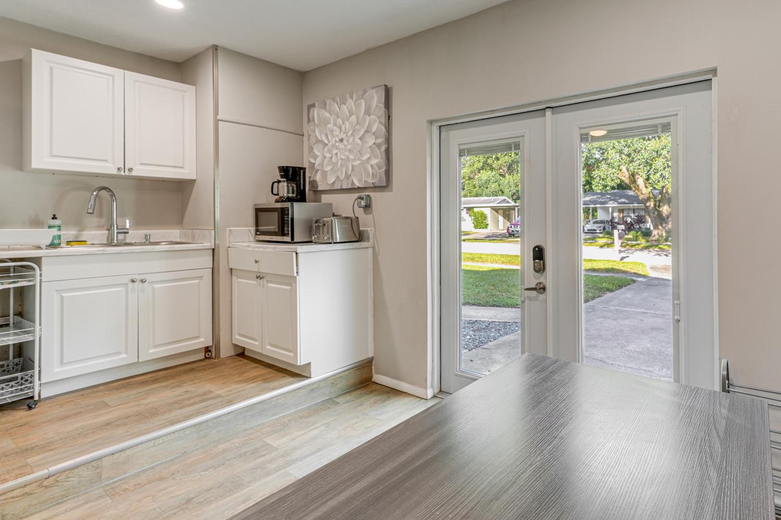 Townhome with Fenced Yard in Orlando Suburbs!