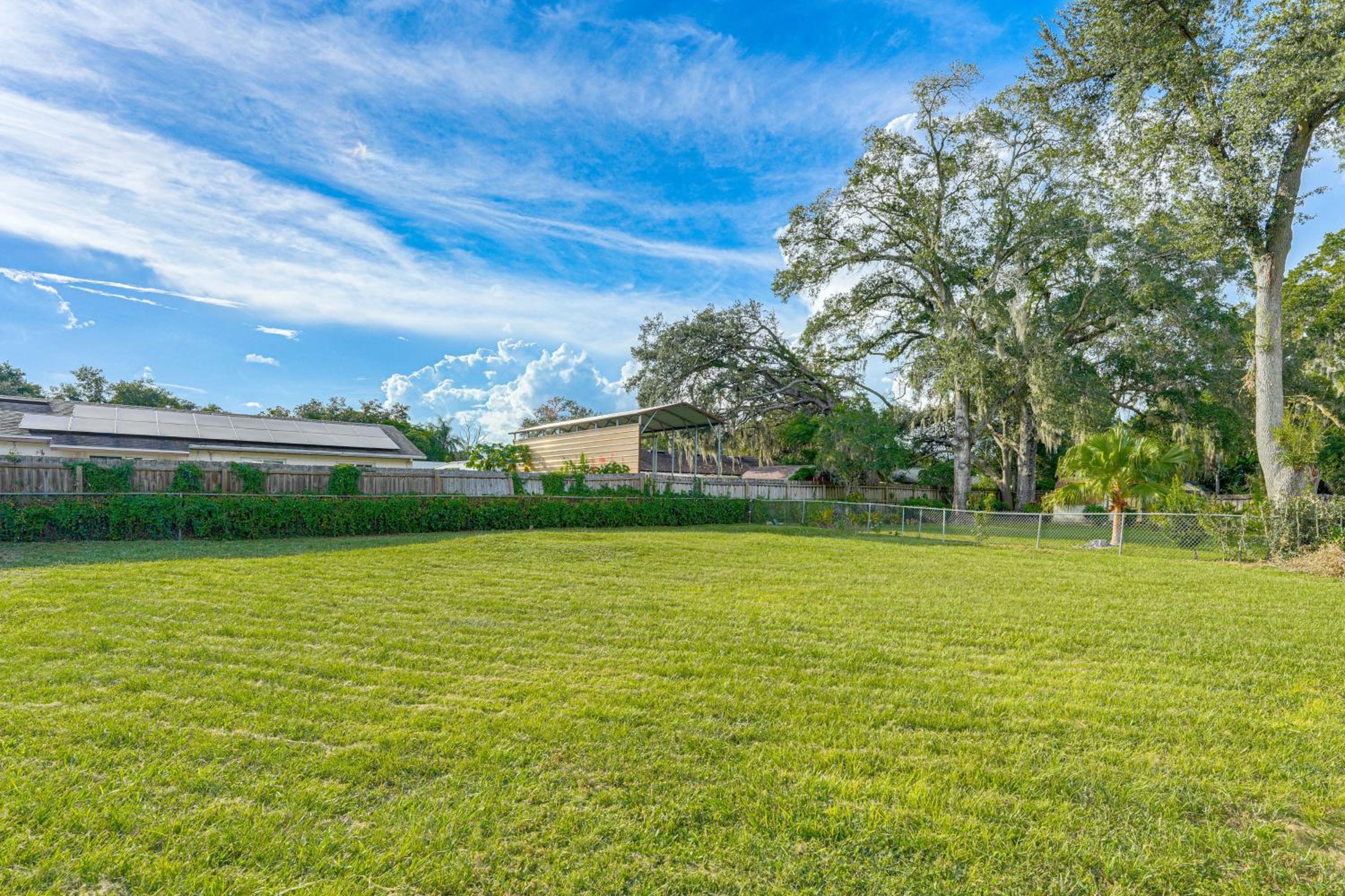 Townhome with Fenced Yard in Orlando Suburbs!