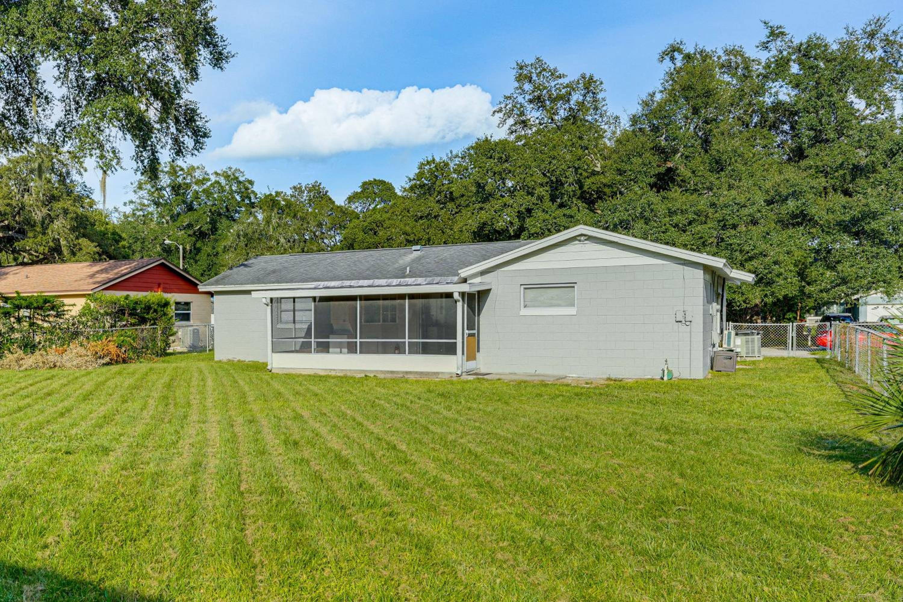 Townhome with Fenced Yard in Orlando Suburbs!