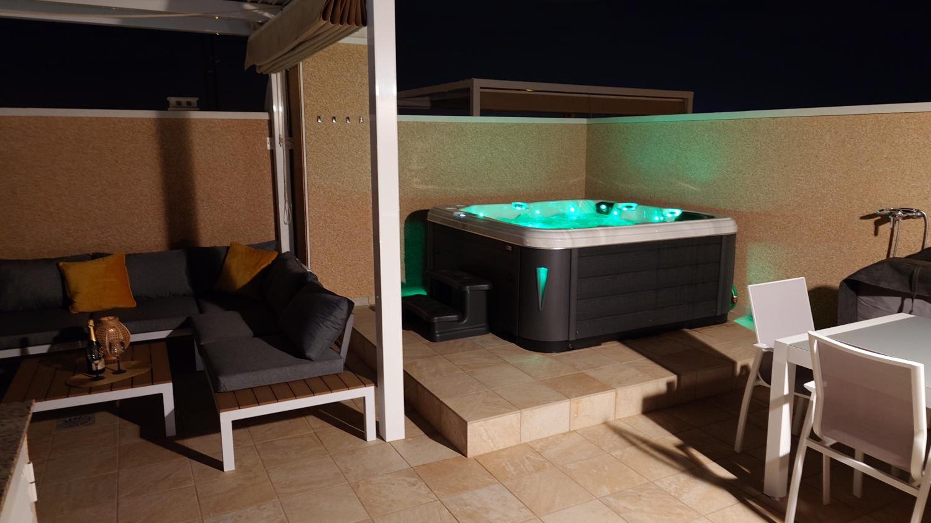 Torre sol Penthouse - jacuzzi - AC - garage - pool