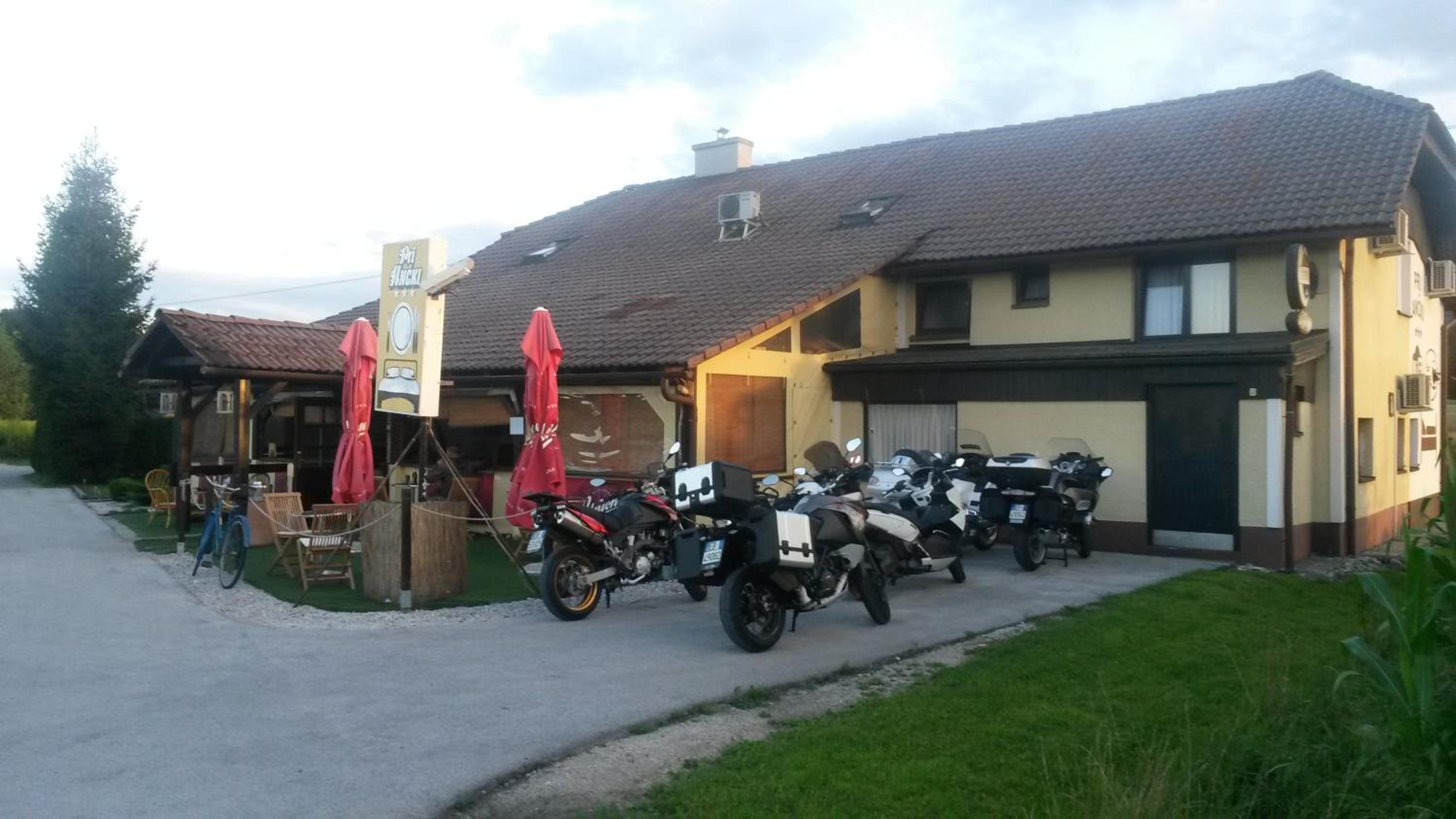 Photo 48