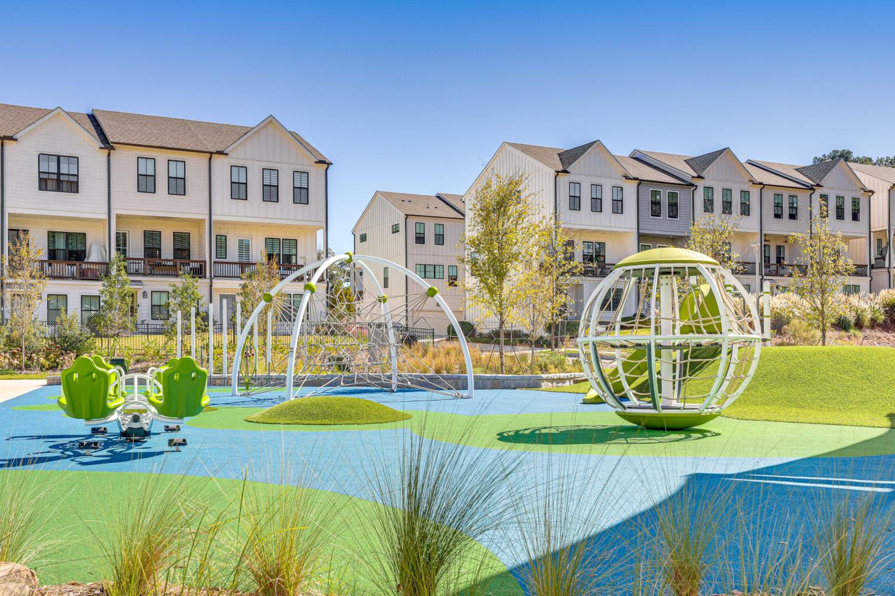 5 Mi to World Cup Games ATL Townhome with Balcony