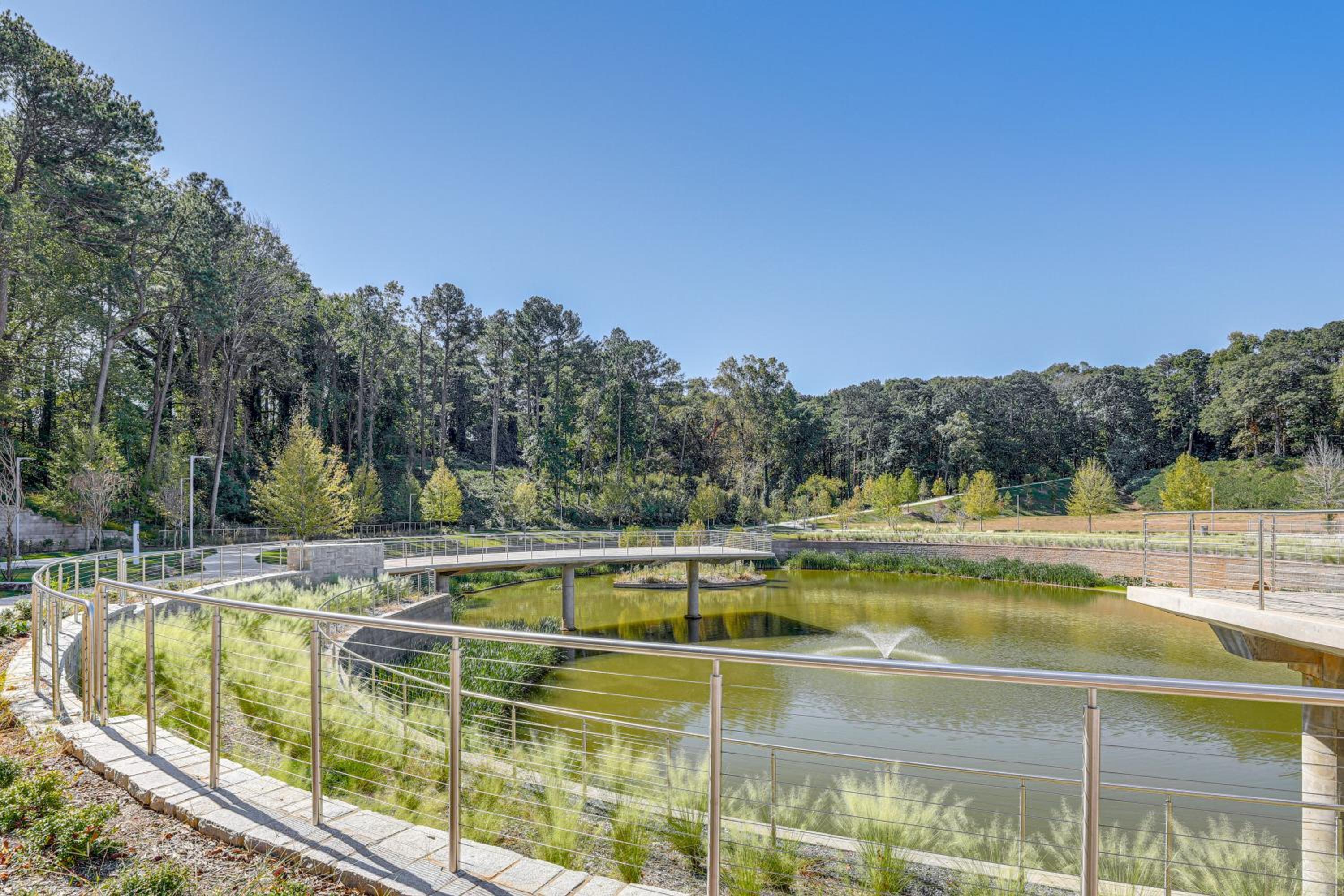 5 Mi to World Cup Games ATL Townhome with Balcony