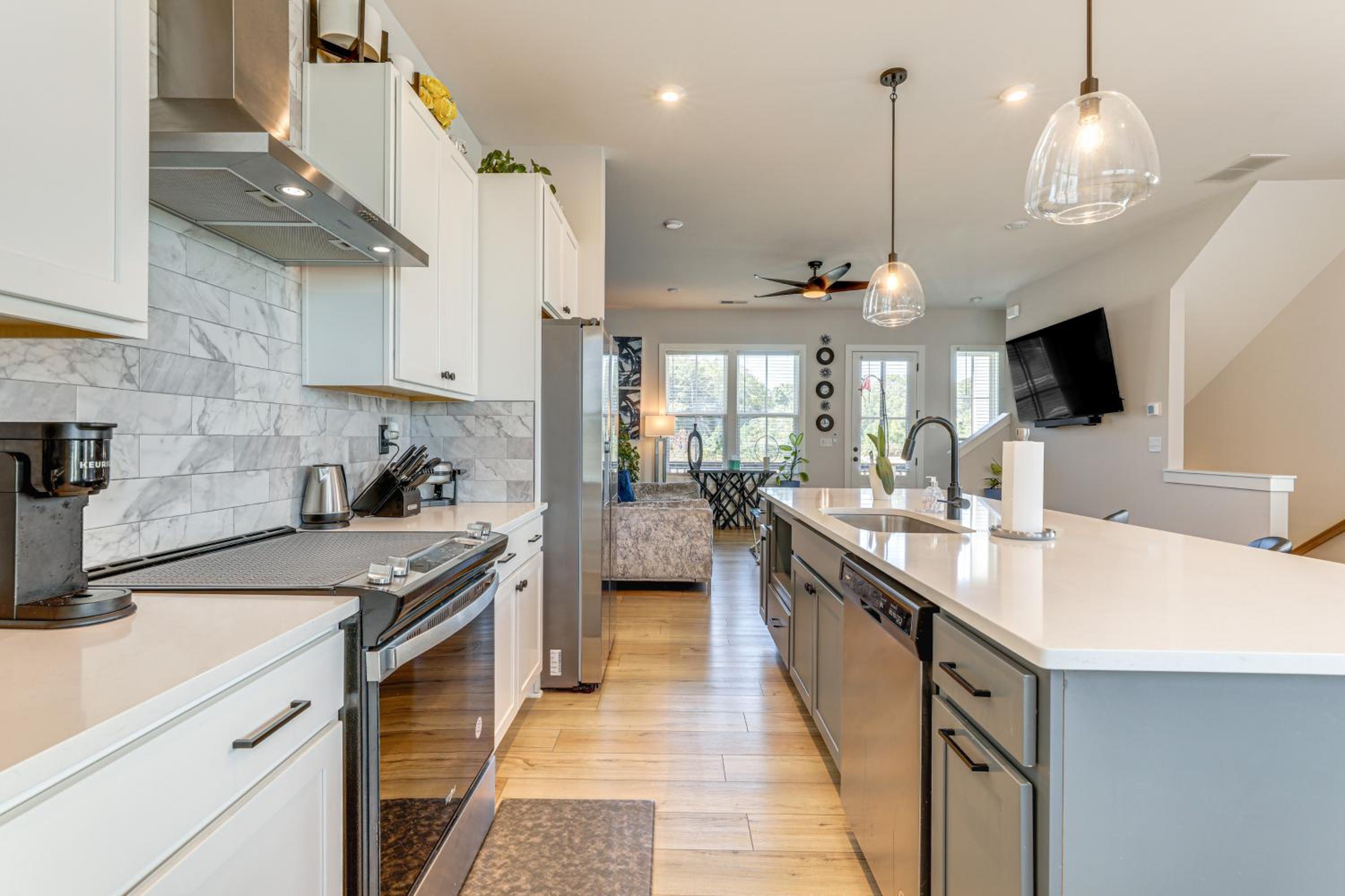5 Mi to World Cup Games ATL Townhome with Balcony