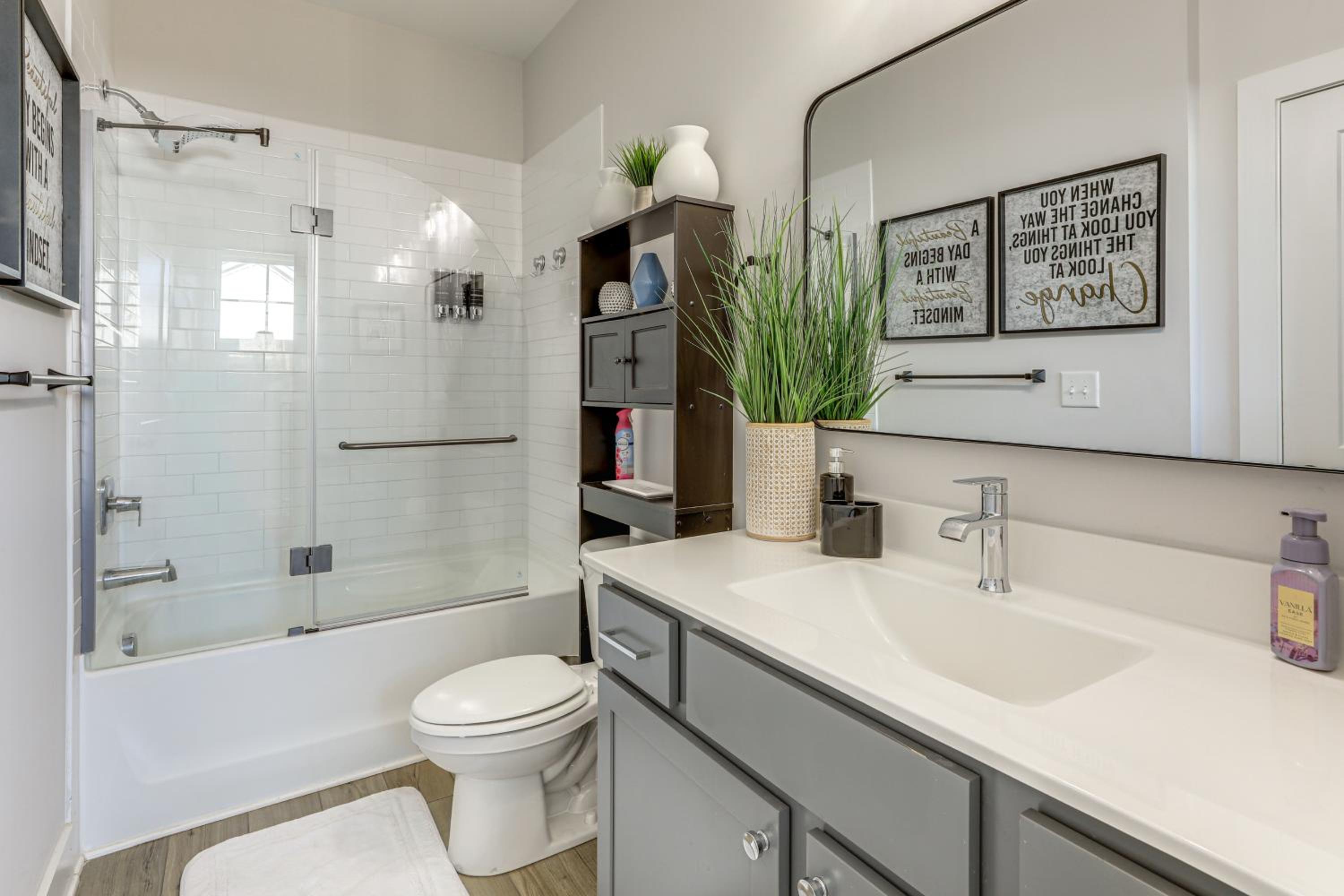 5 Mi to World Cup Games ATL Townhome with Balcony